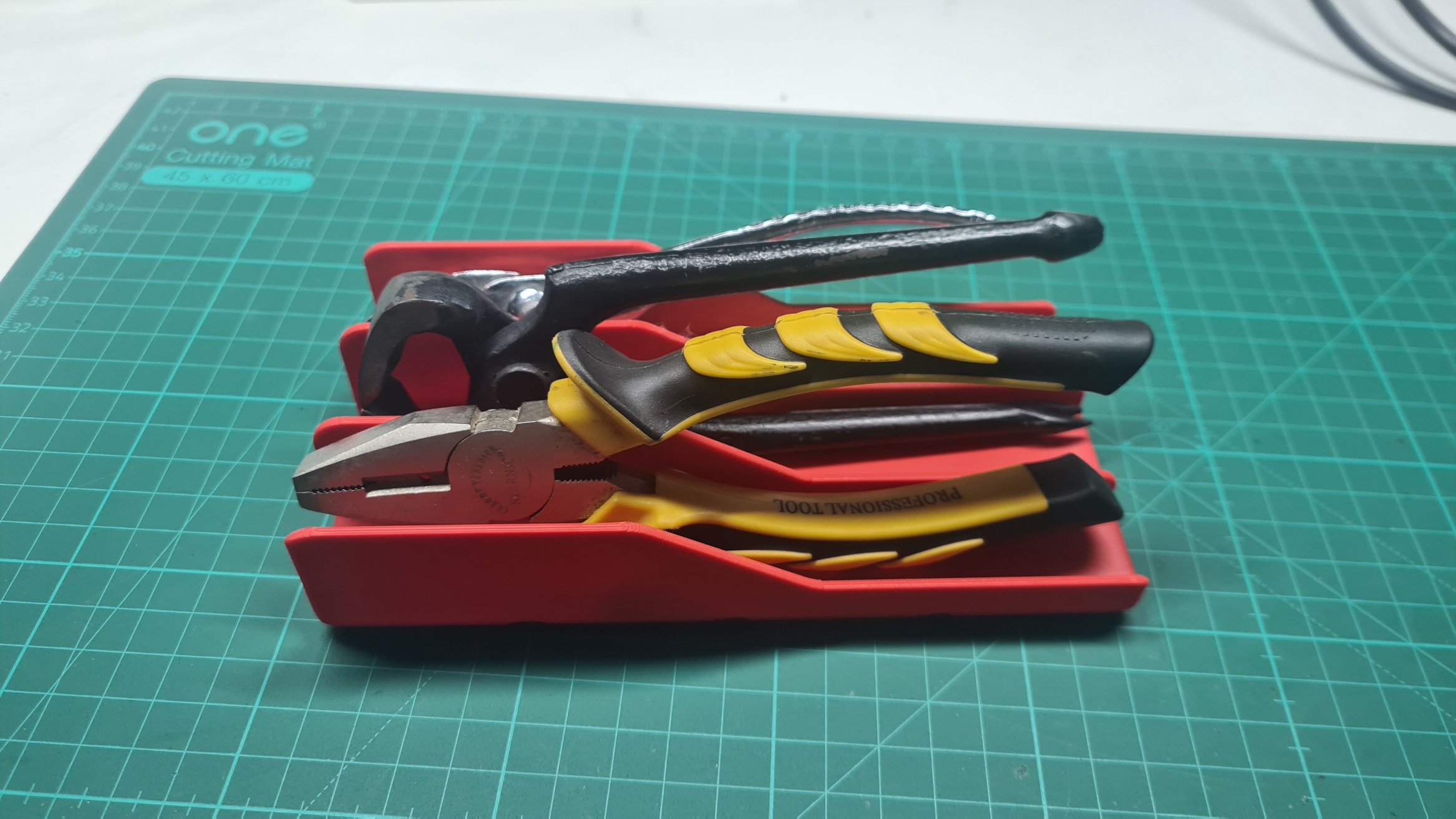 Gridfinity Plier Holder (Wider)