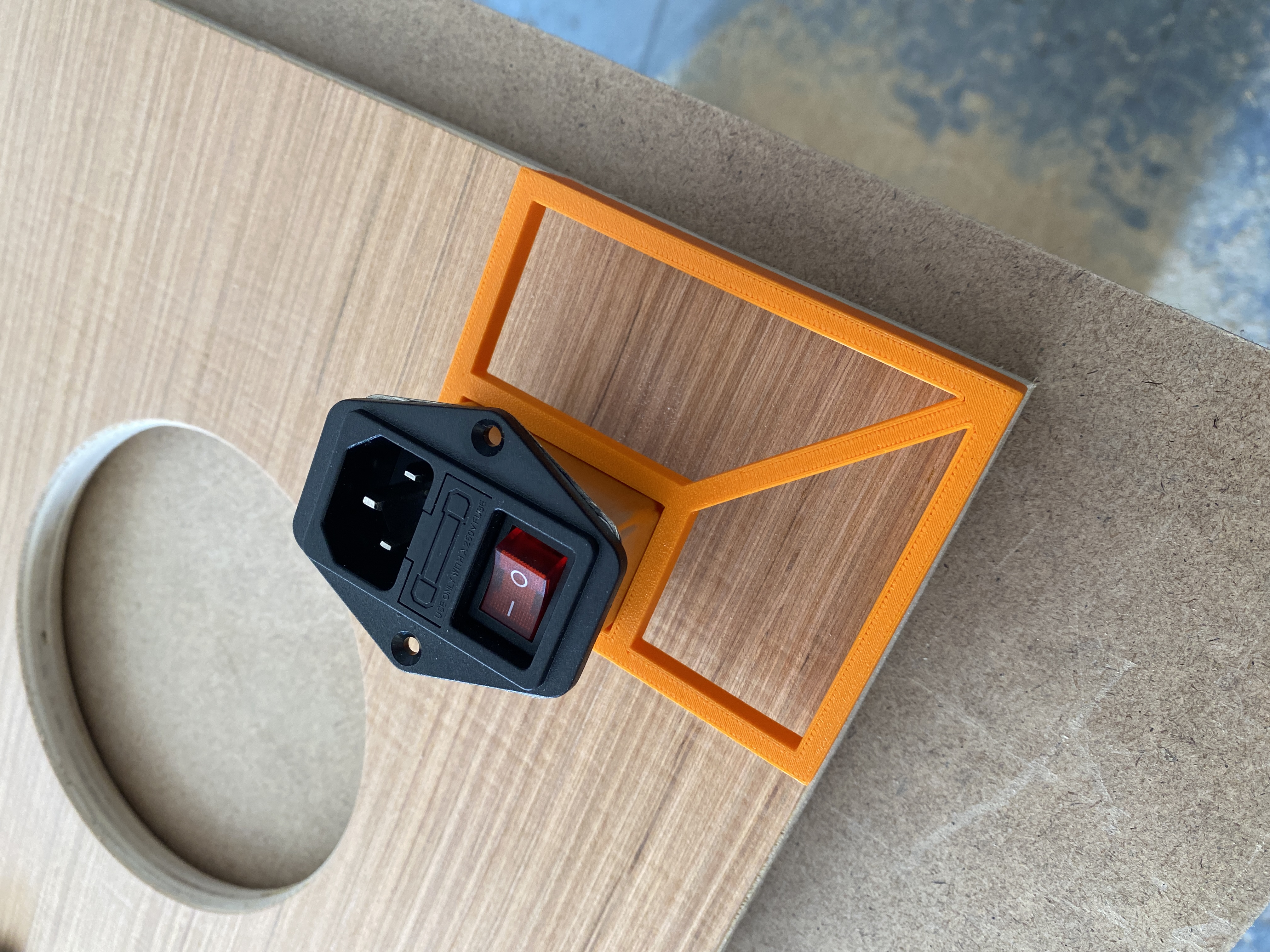 Fraesschablone 60 x 60mm Abstand | Netzschalter / Netzfilter - Virtueller Pinball (VPin)