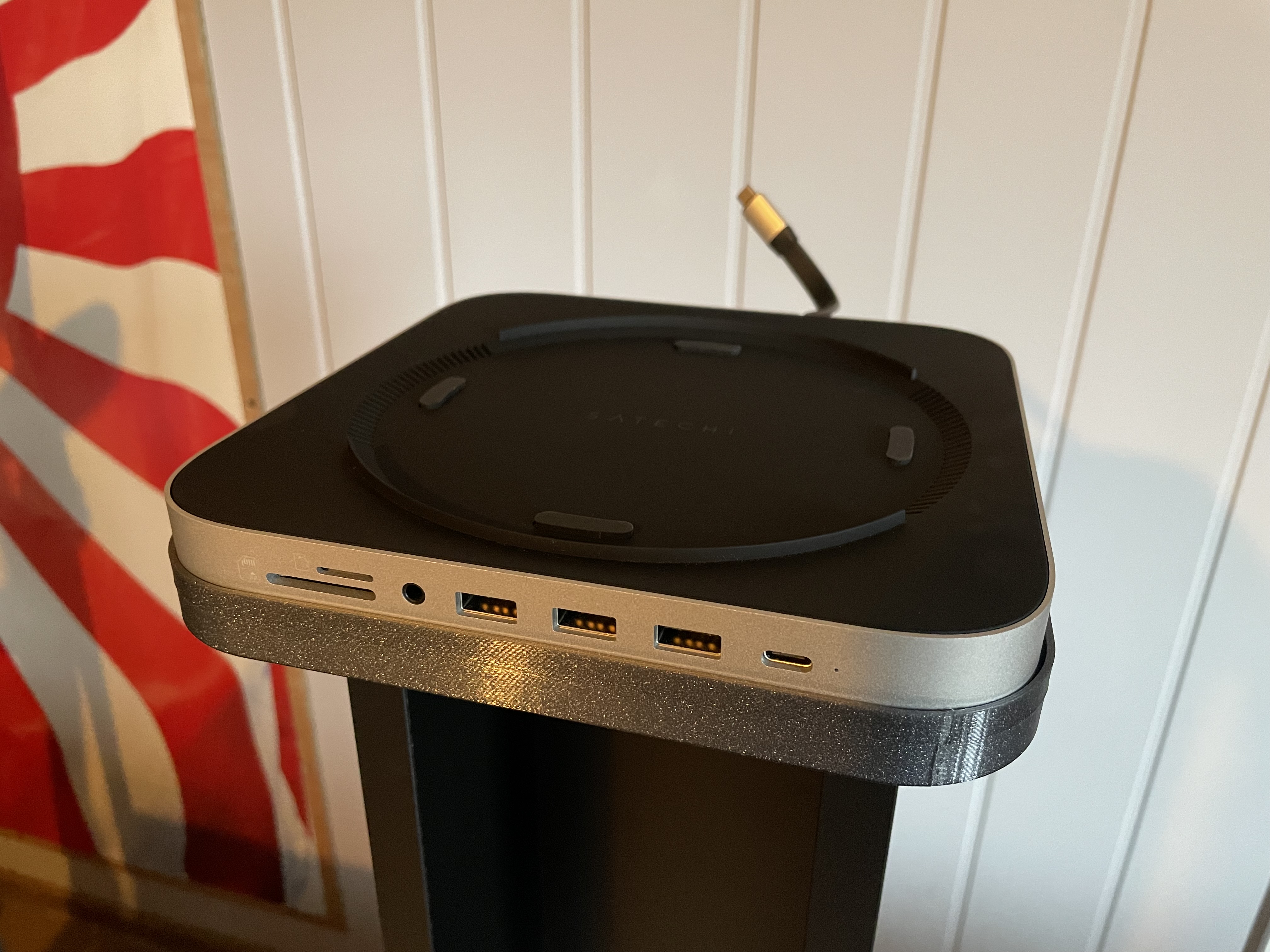 Miniatura 2 do modelo 3D Mac Mini M2 Stand