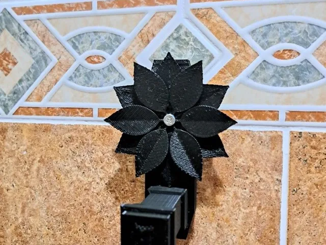 Ponsettia towel holder - Toallero con flor de ponsettia