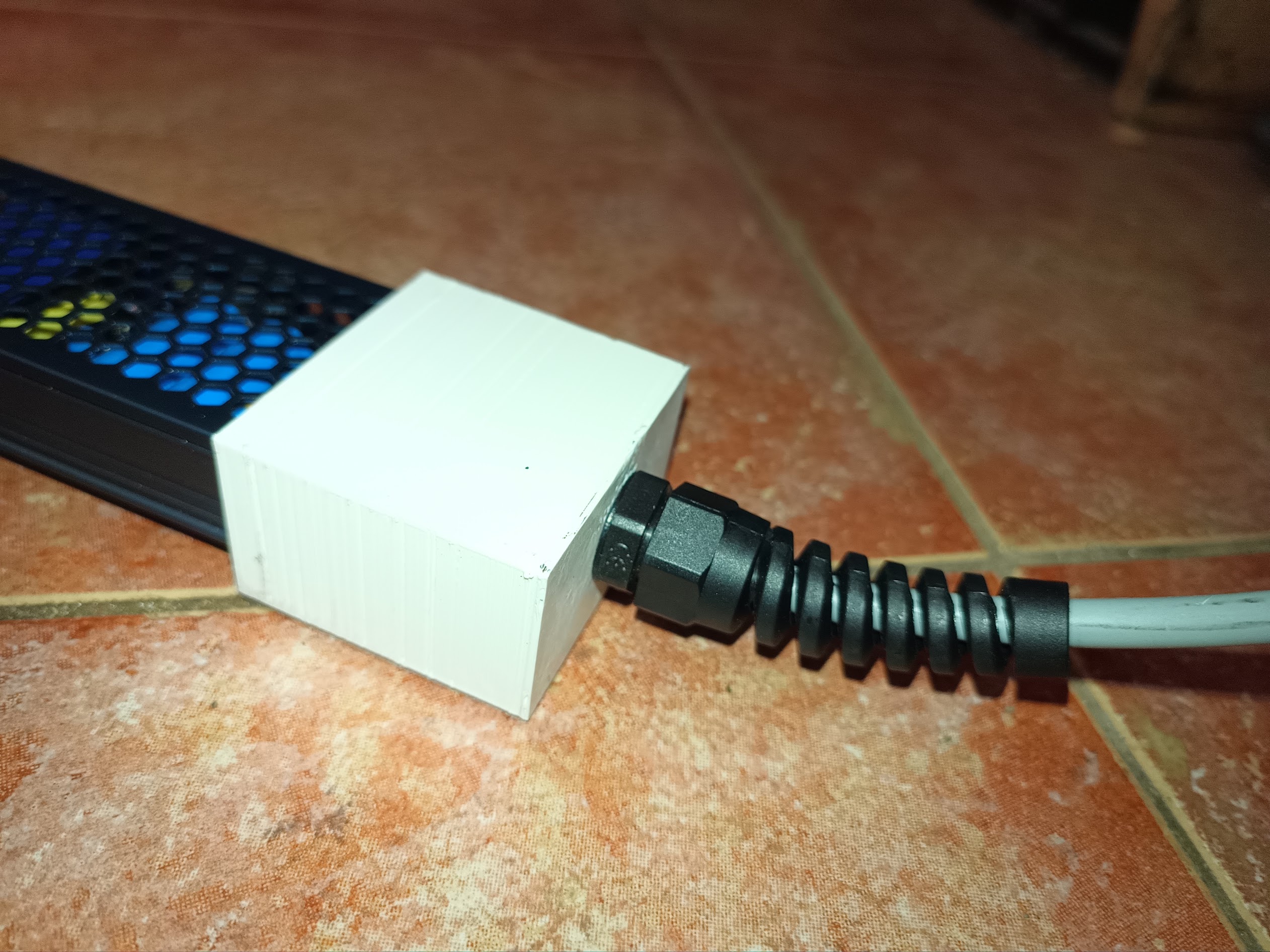 24V/200W power supply cover (XT30)