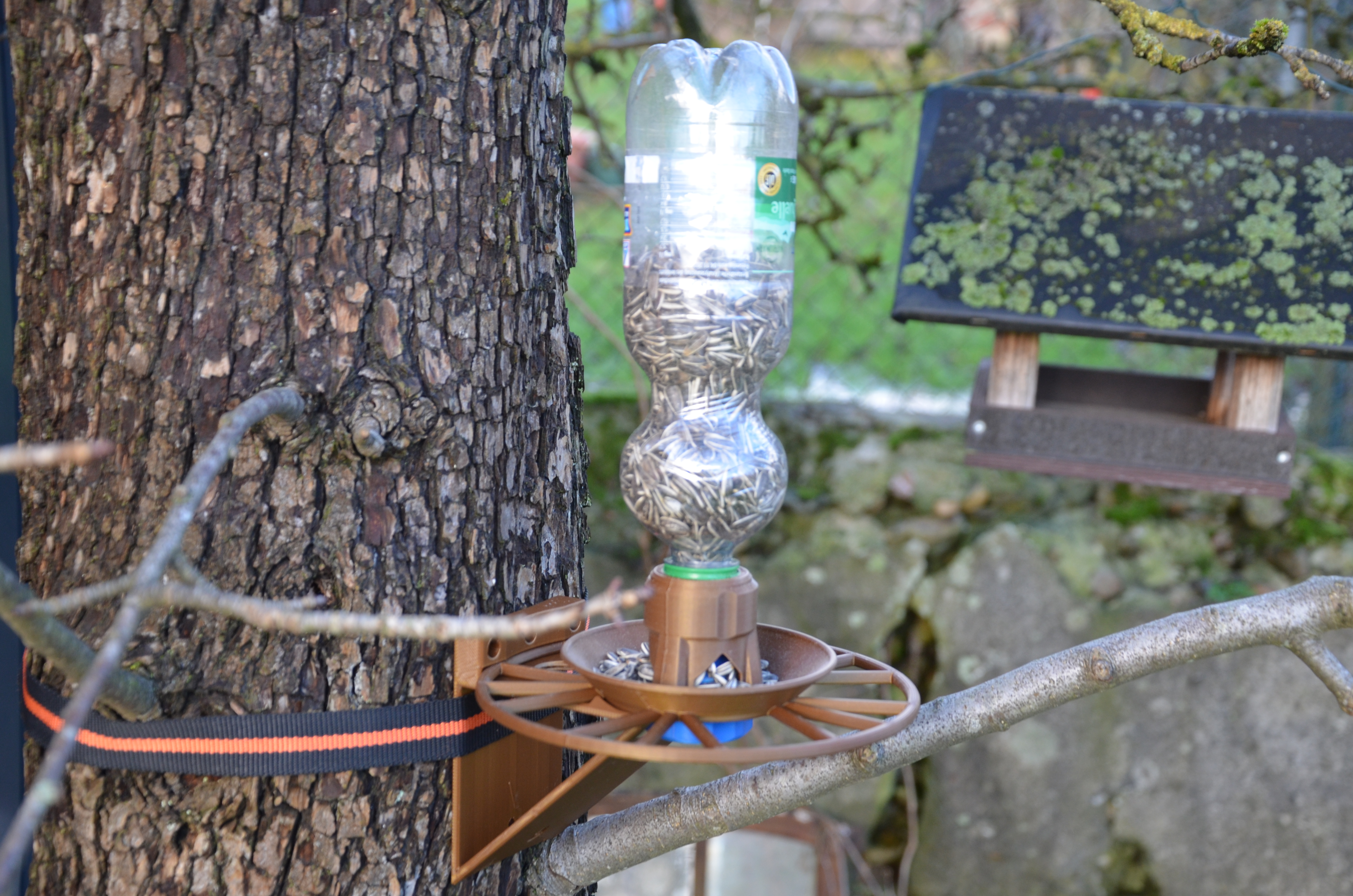 Miniatura 4 do modelo 3D Bird Feeder