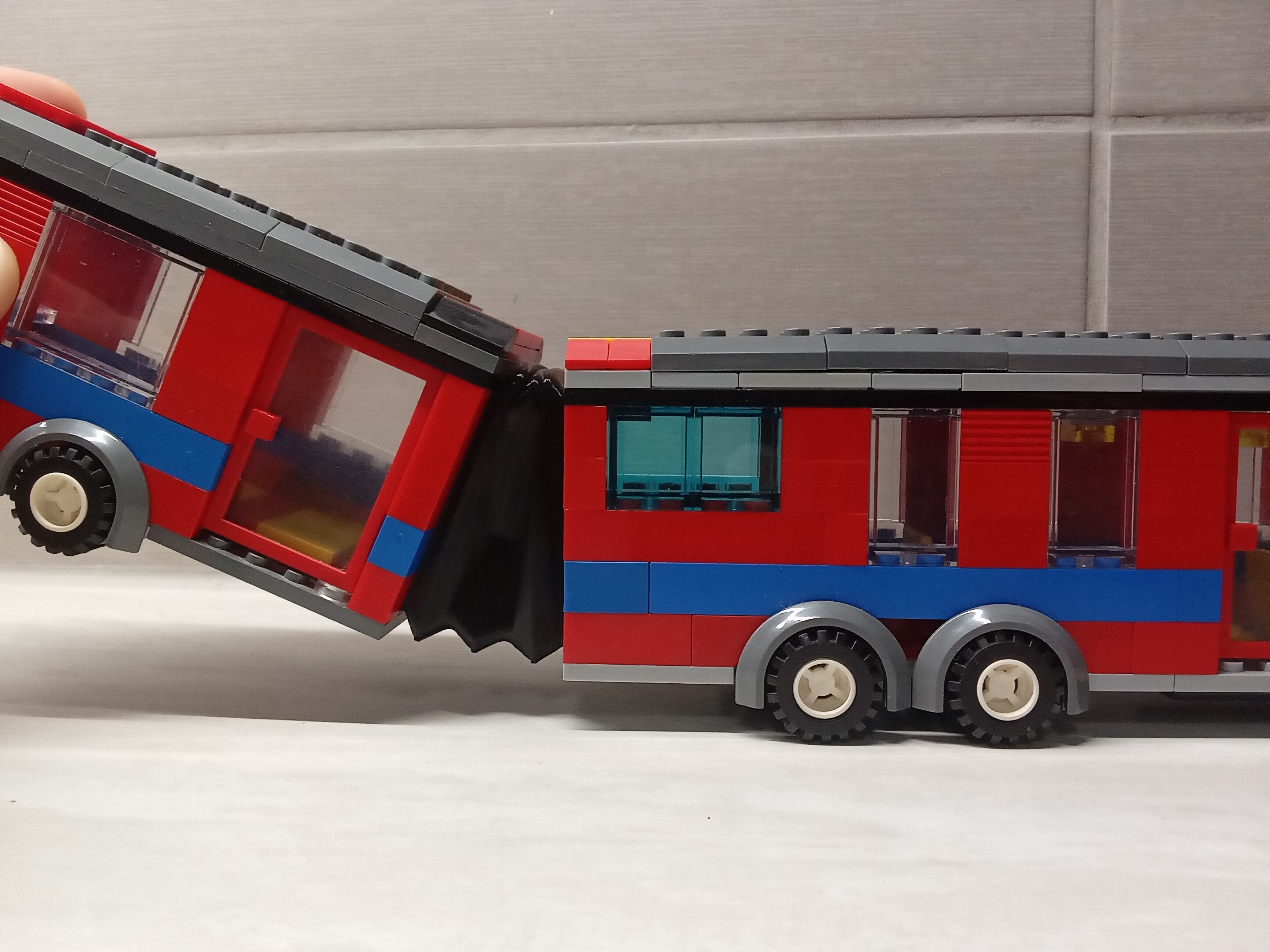 lego-compatible-articulated-bus-or-tram-joint-by-pali-download-free