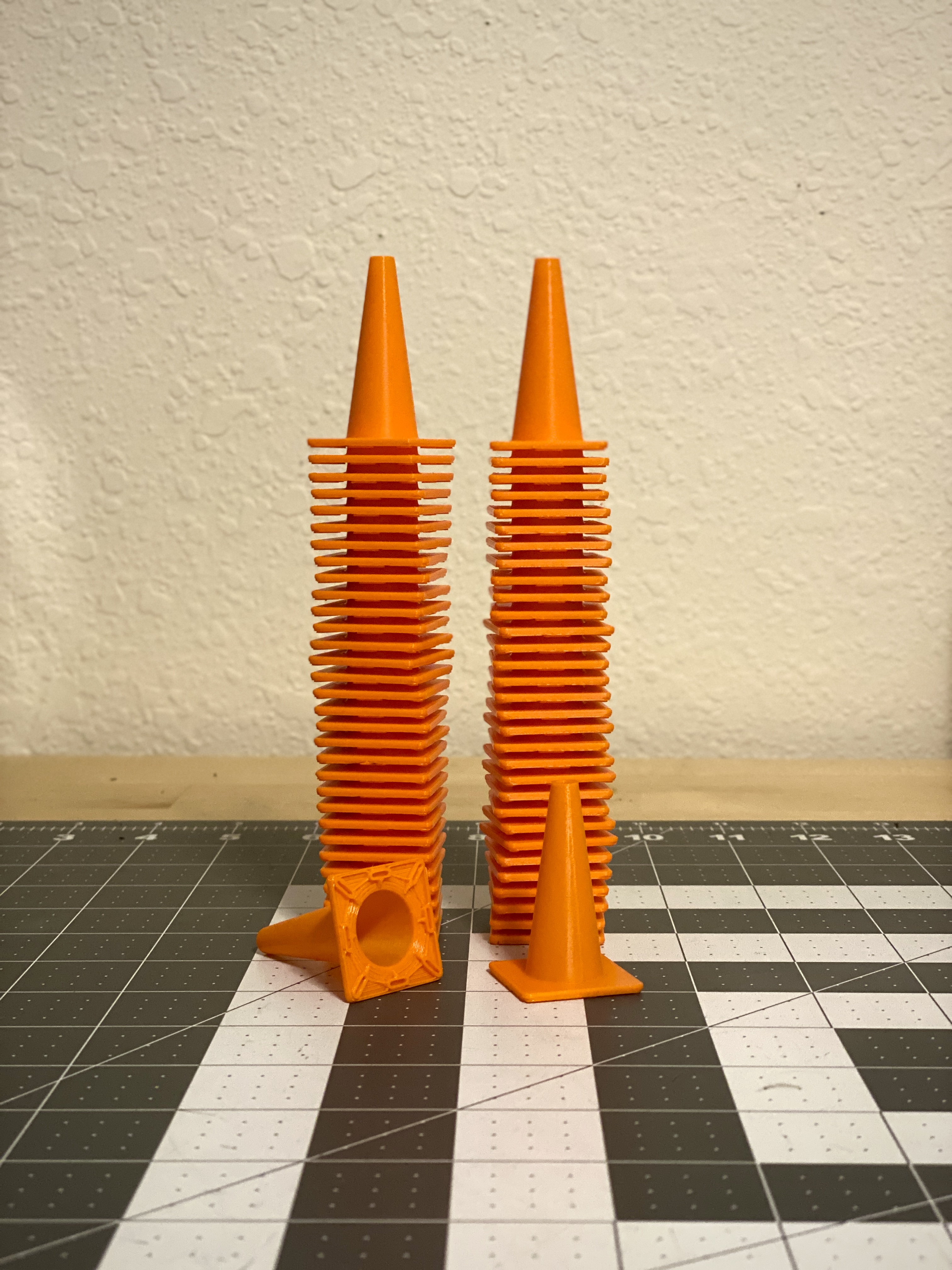 1/10 Scale 18 Inch Traffic Cone - Economy Style - High Detail Base
