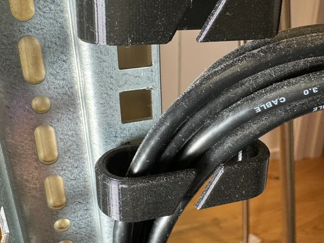 Network rack cable guide