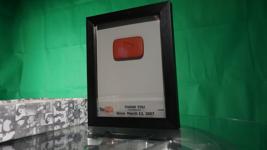 YouTube play button