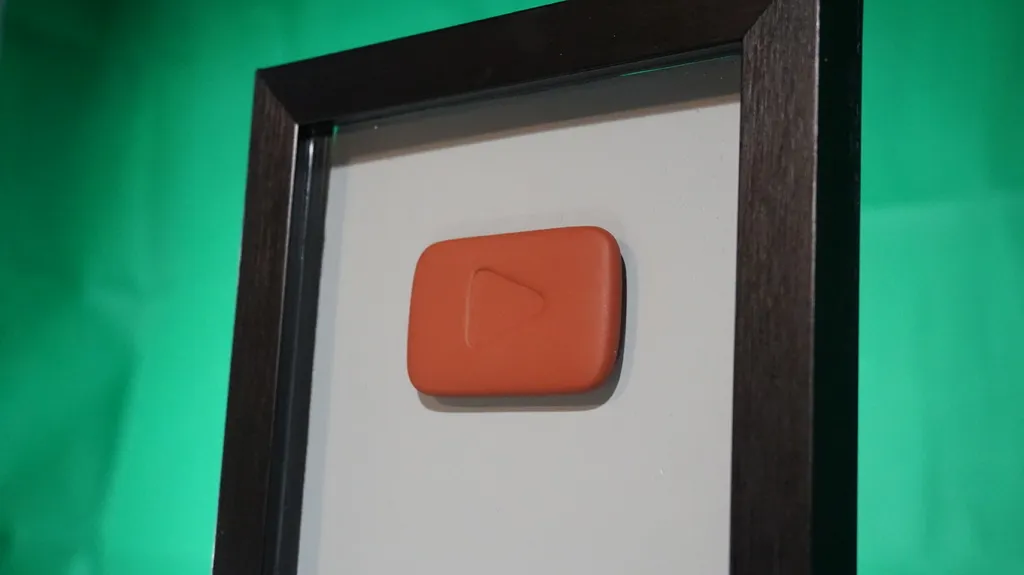 YouTube play button by Stavdahl | Download free STL model