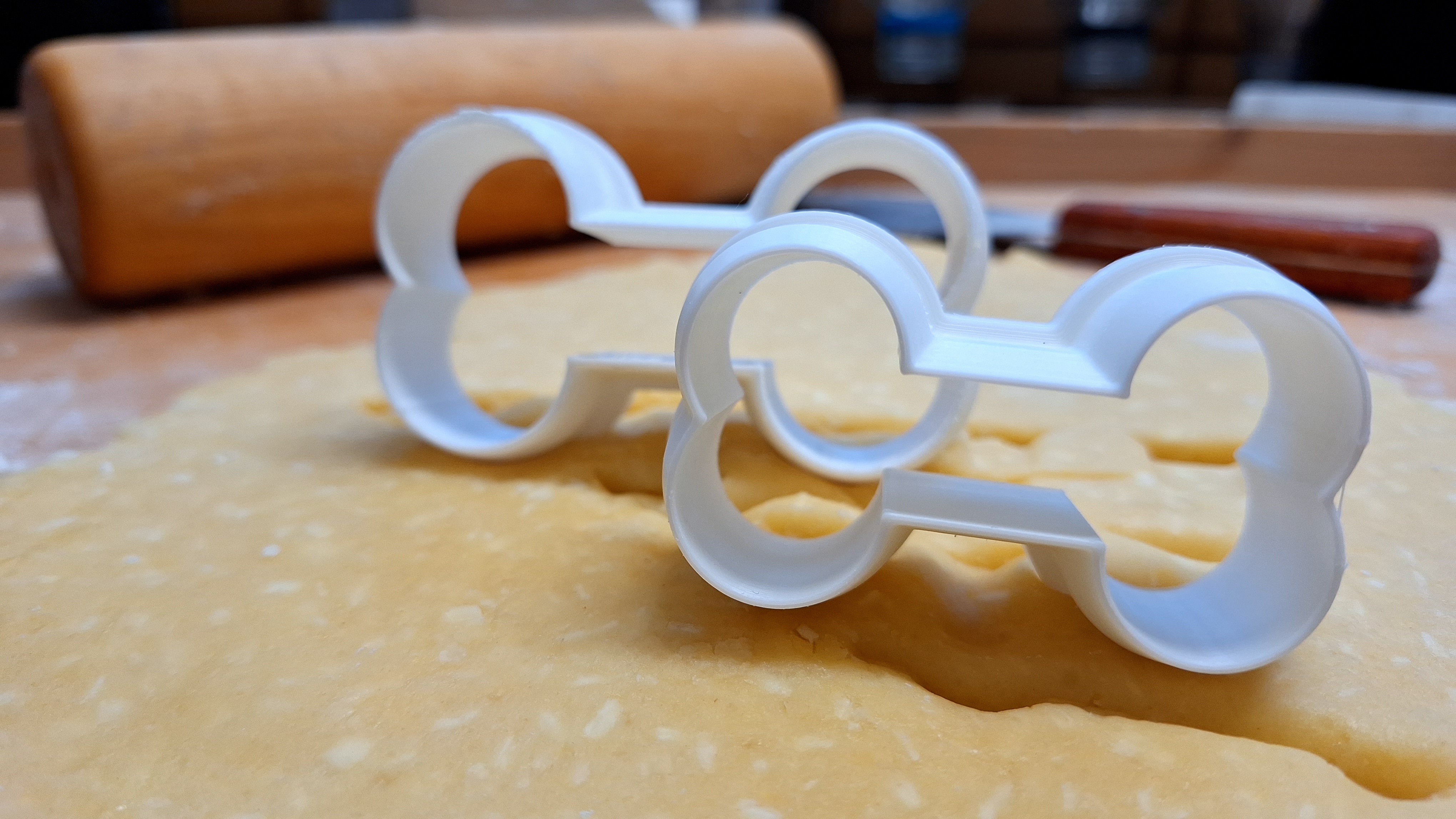 Gebäck-Ausstecher, (Hunde-)Knochen (die wirklich funktionieren) / Cookie cutter, bone (which really work)