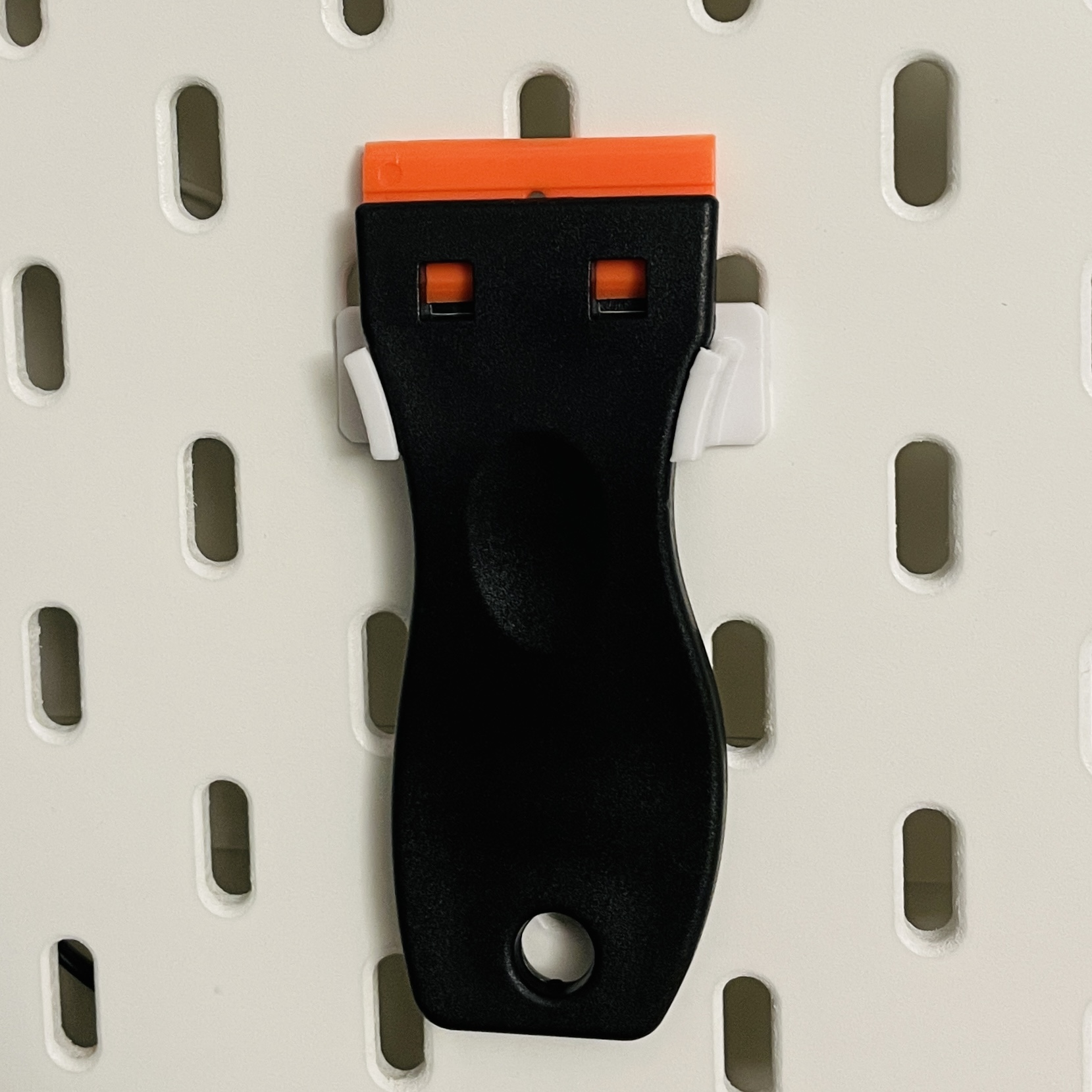 Plastic Razor Blade Scraper Skadis Holder