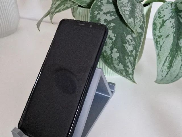 Phone / Tablet stand