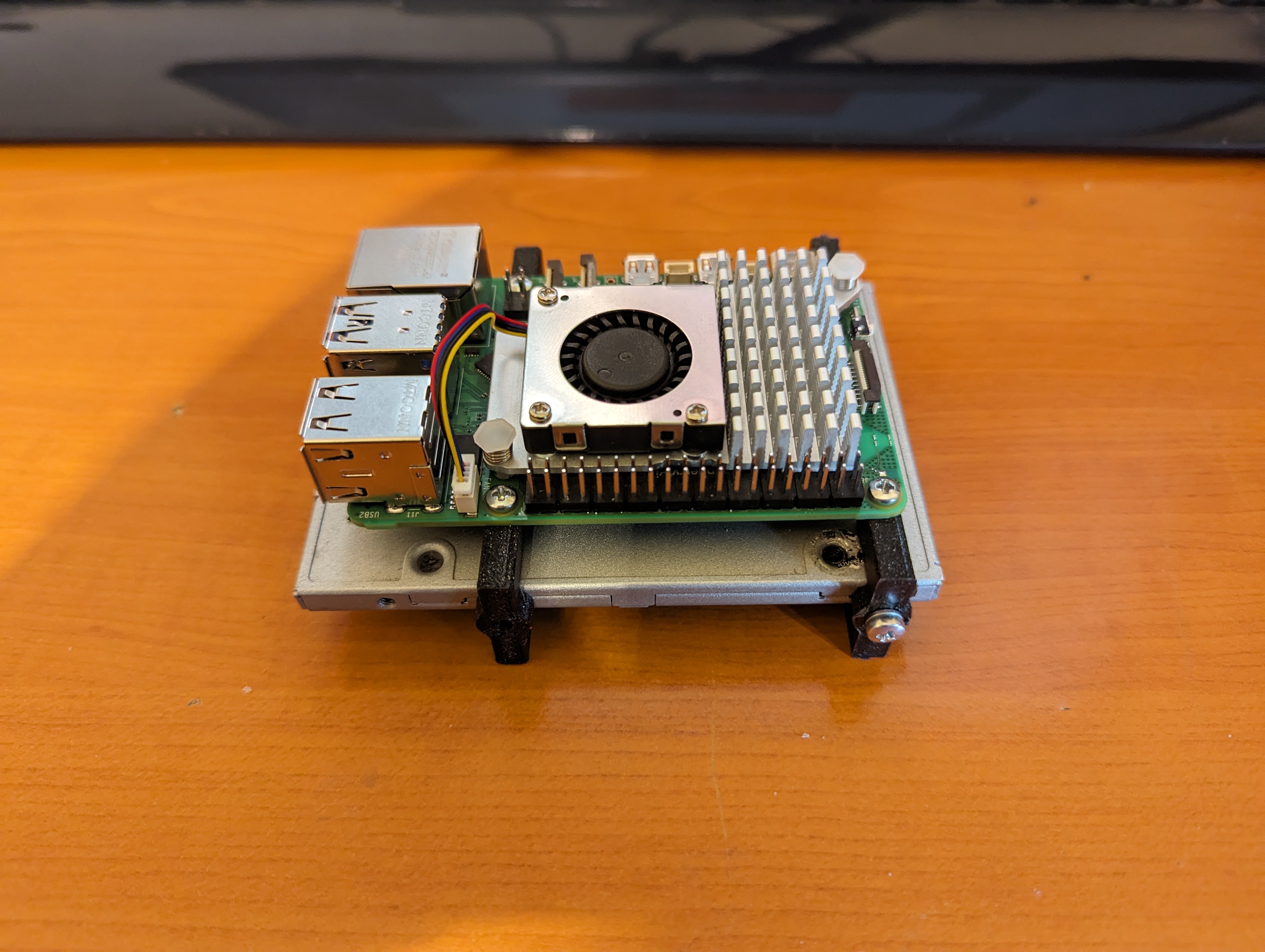Raspberry Pi 2 5 Drive Mount By Mikkol Download Free STL Model 1-ng-i-d-ng-2-sim-o-pi-2-m-y-ph-m-lu-t-nha-investtv-pinetwork