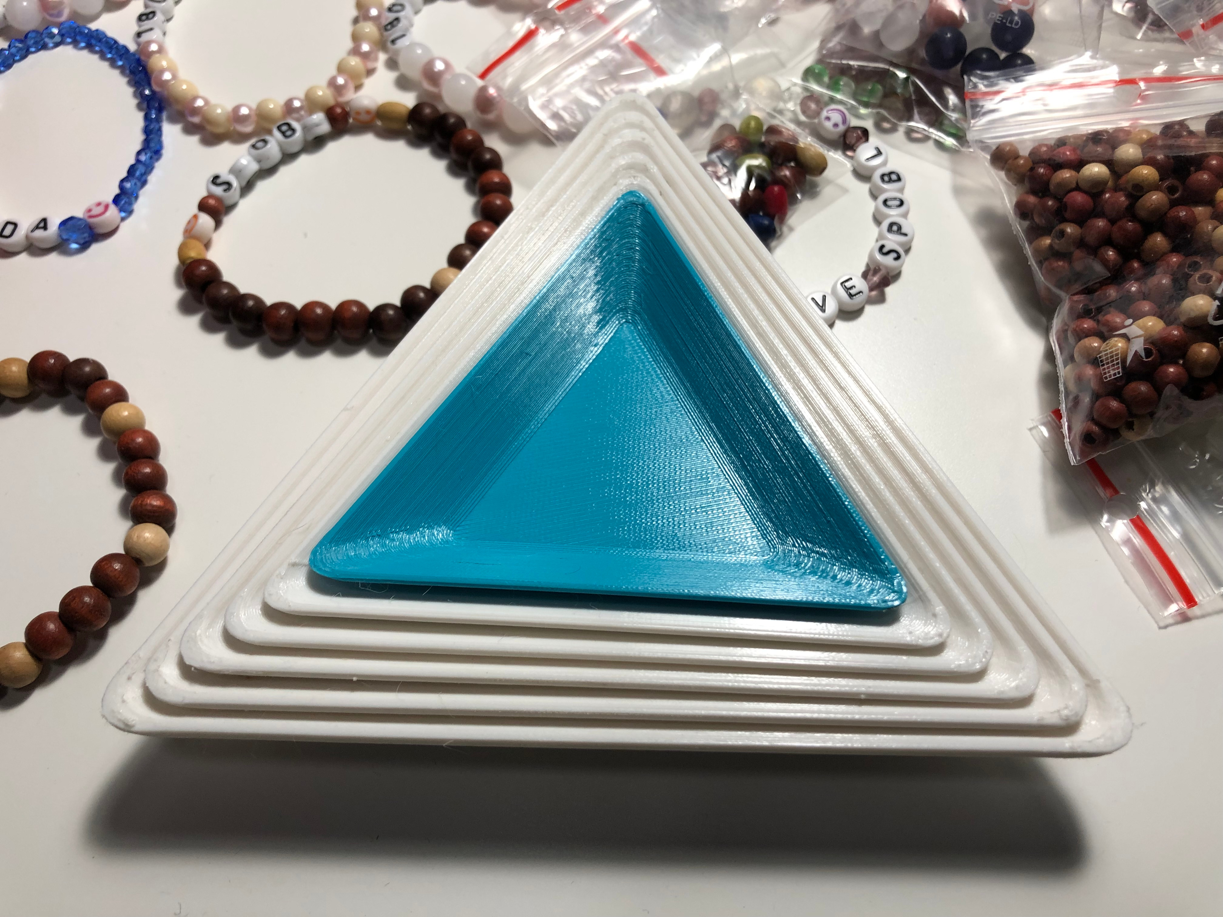 Miniatura 4 do modelo 3D Triangular Bead Bowls, Zip Bag Friendly, Stackable