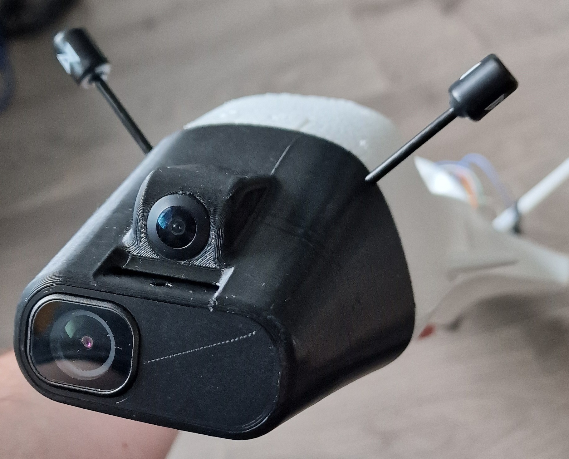 AtomRC Dolphin Thumb Pro nose with 19mm camera mount