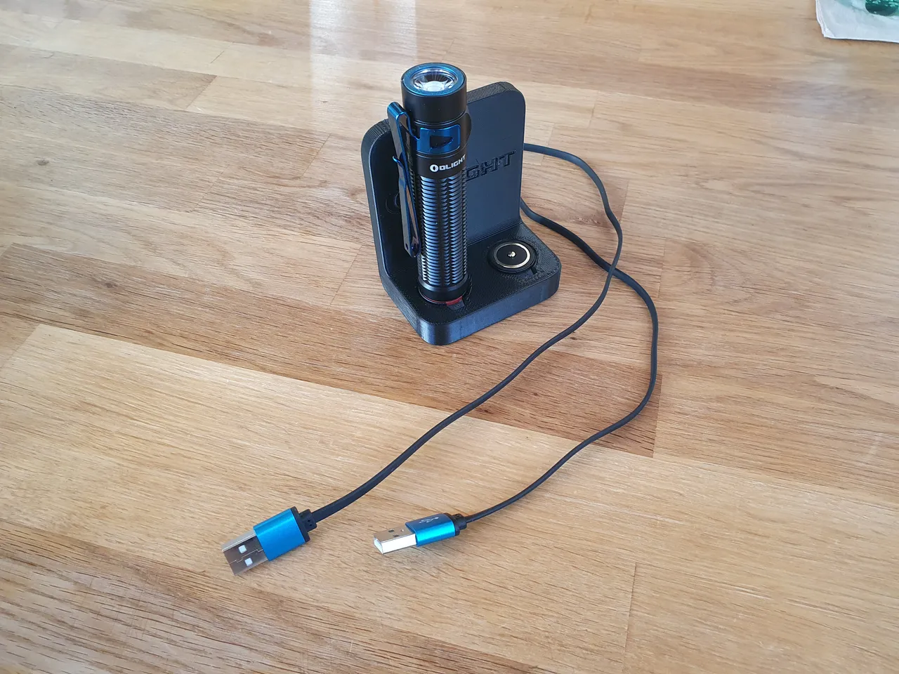 olight flashlight charger MCA Magnetic C port allows you to use any USB Olight Compact Portable Magnetic Charging