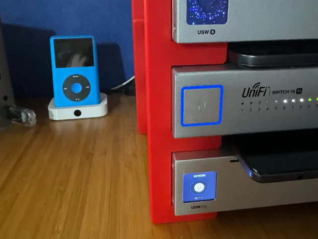 3x 1u separator