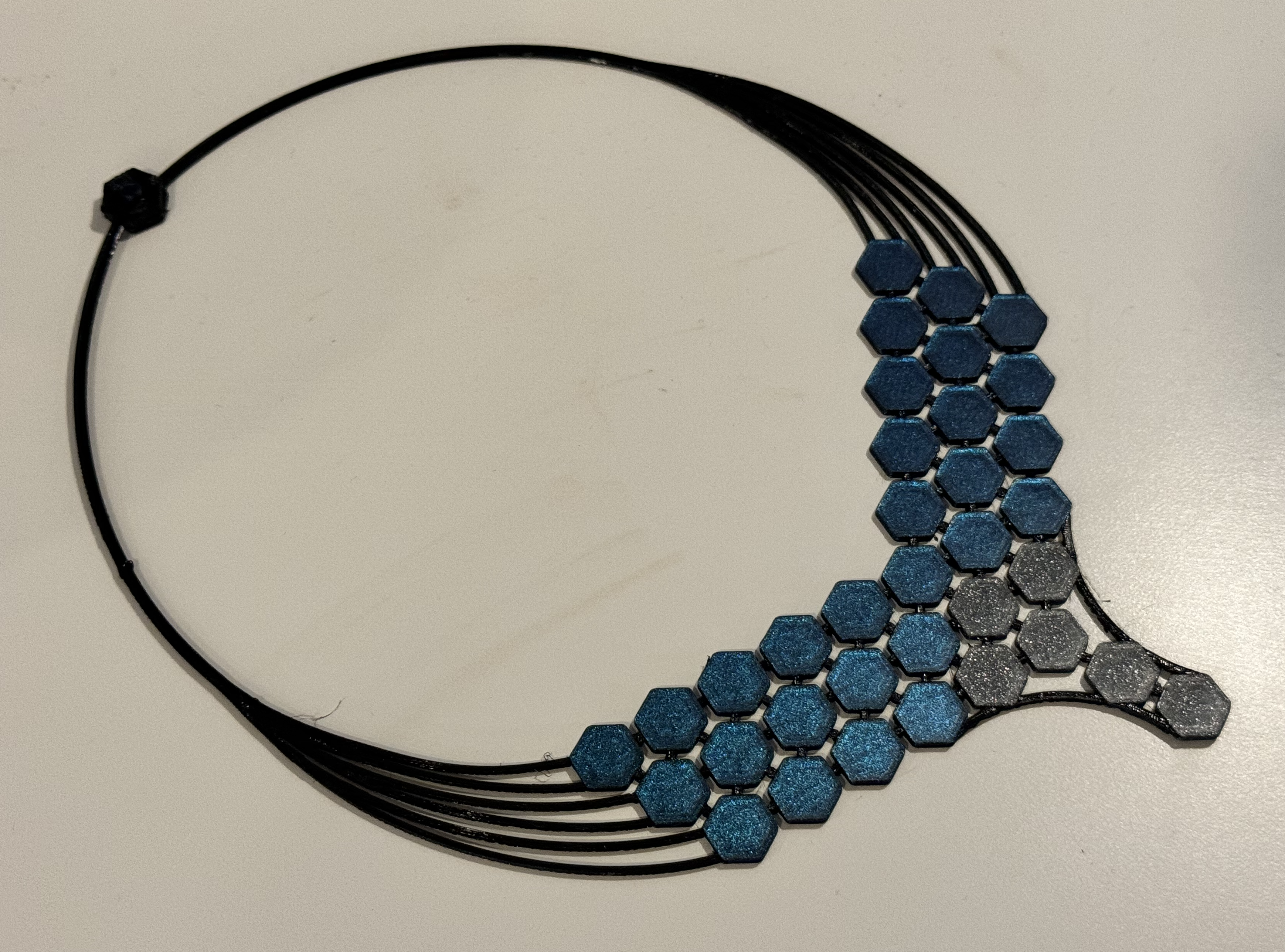 Flexy Hexagon Necklace Remastered (TPU/PLA)