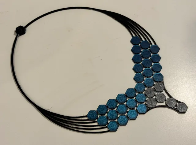 Flexy Hexagon Necklace Remastered (TPU/PLA)
