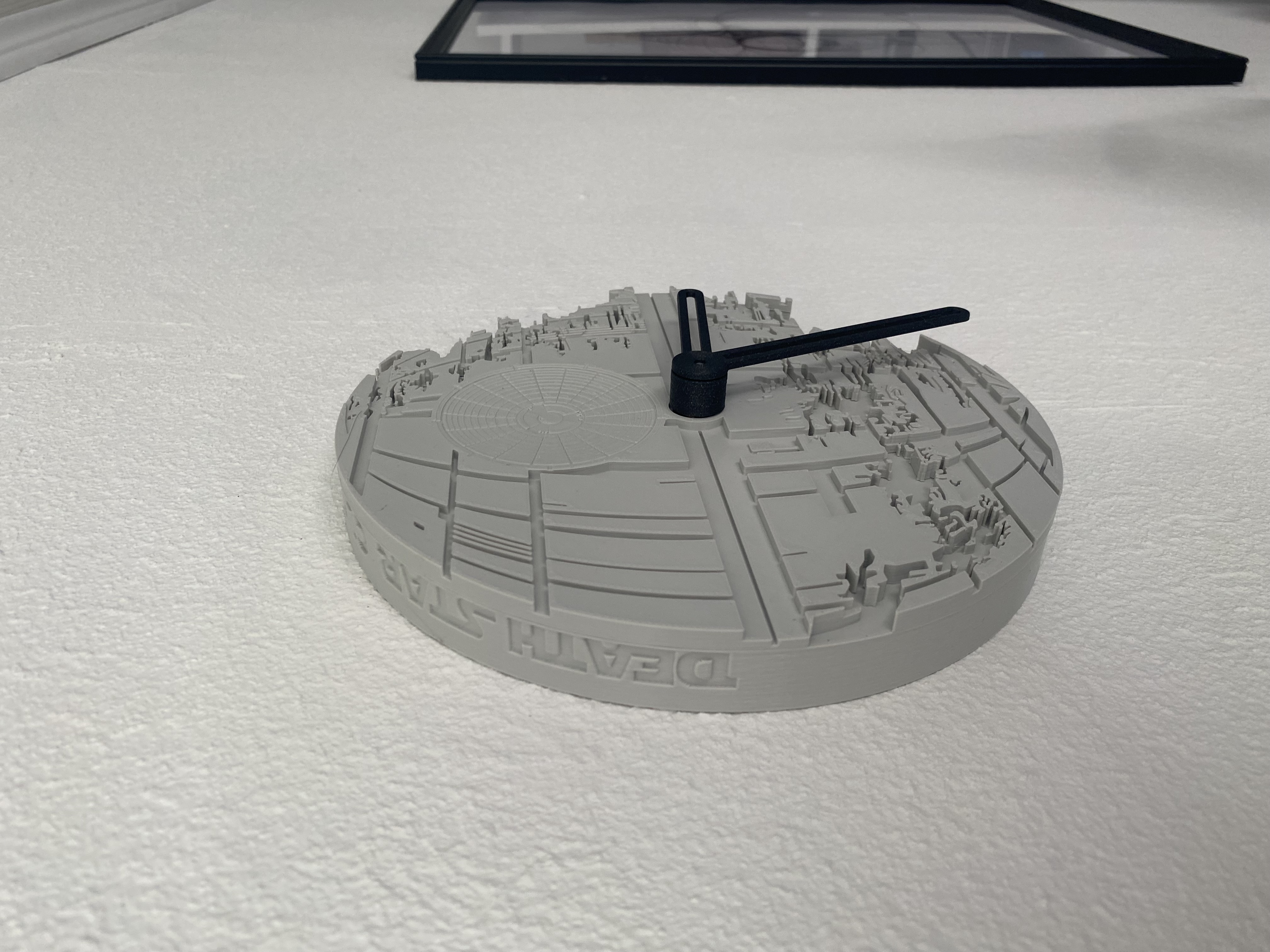 Miniatura 4 do modelo 3D Death Star Clock