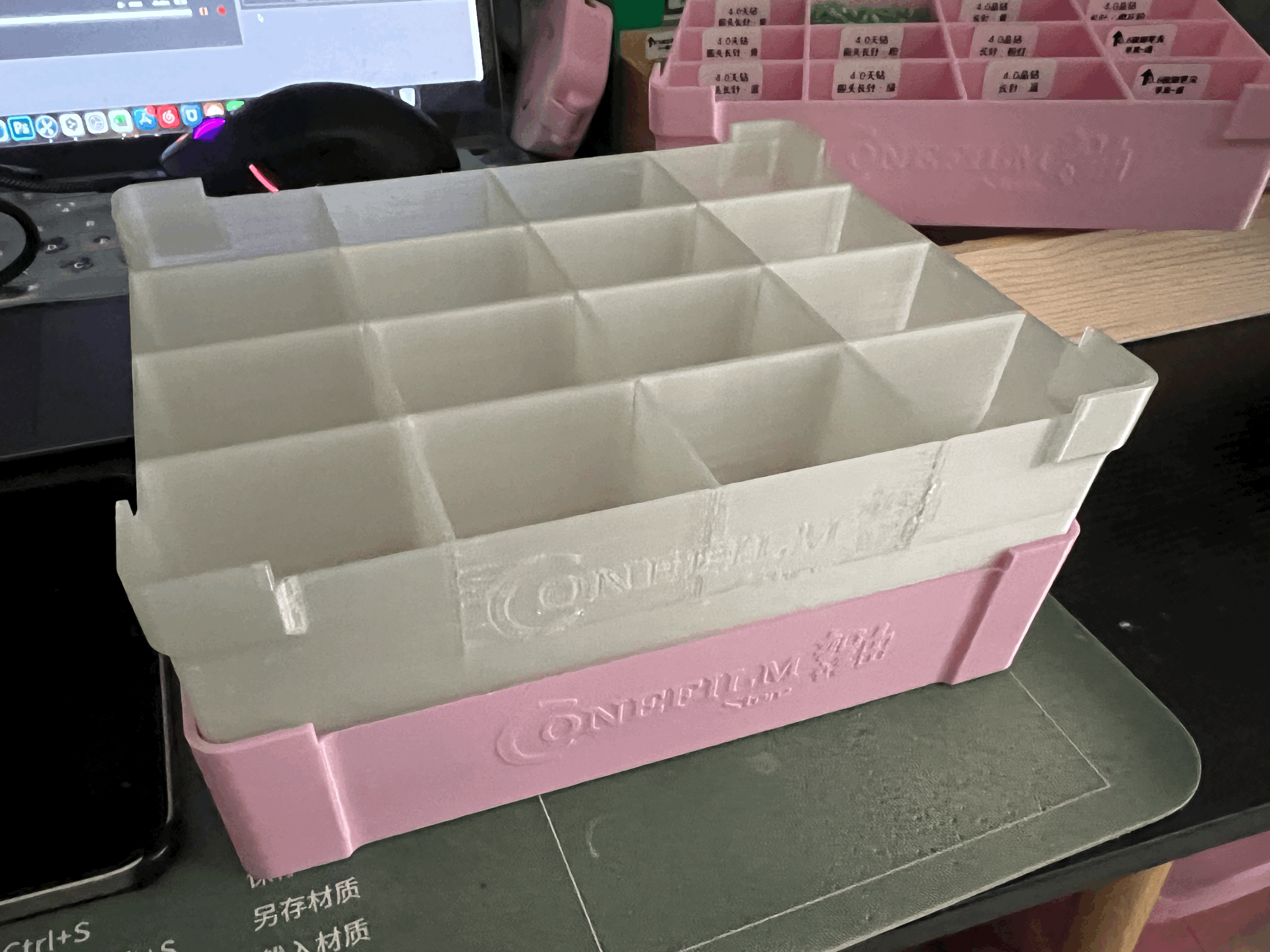 Miniatura 3 do modelo 3D Stackable Screw Organiser