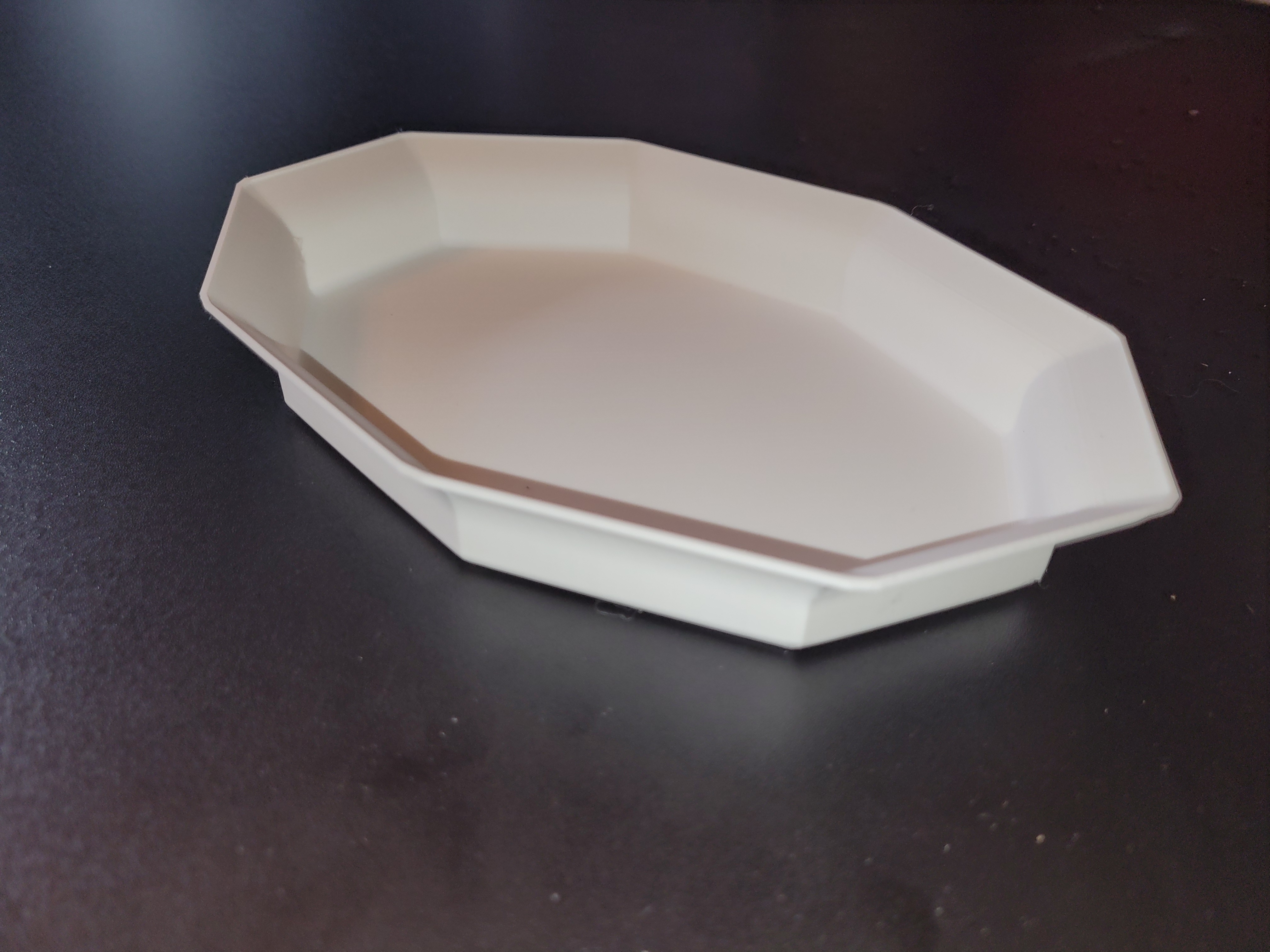 A low poly bowl / tray, 37 shapes