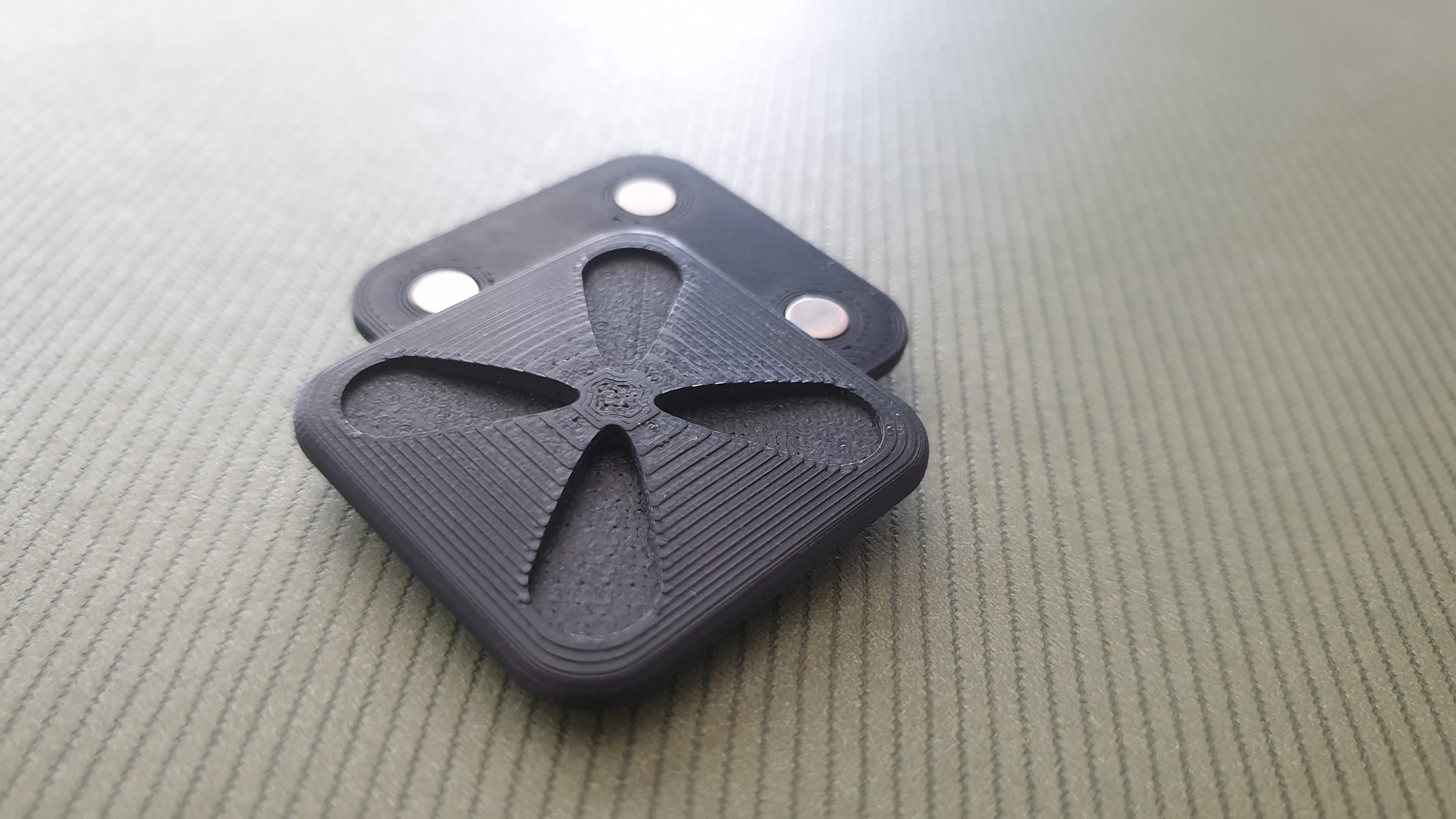 Lucky Clover Magnetic Fidget Slider