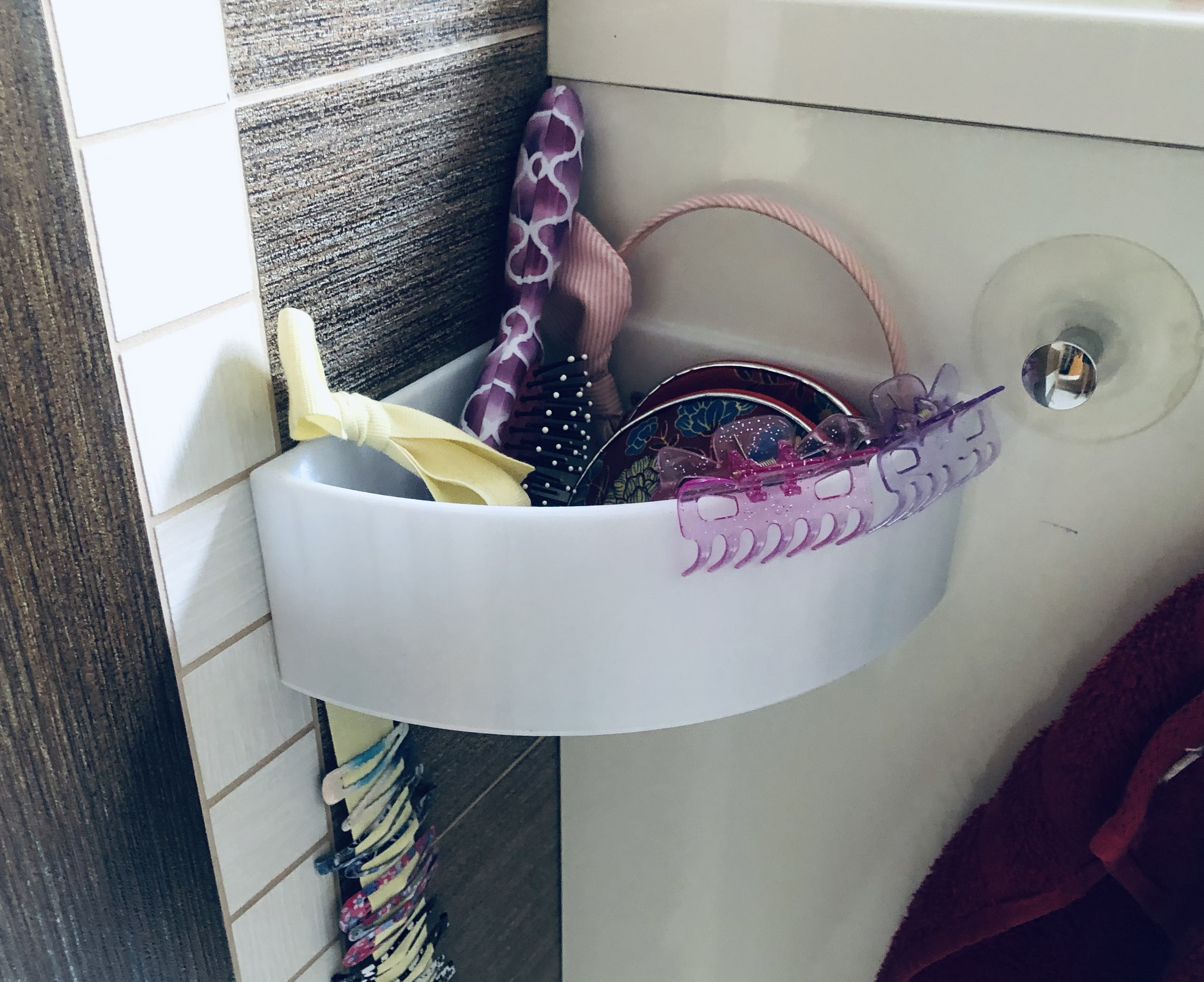 Bathroom shelf