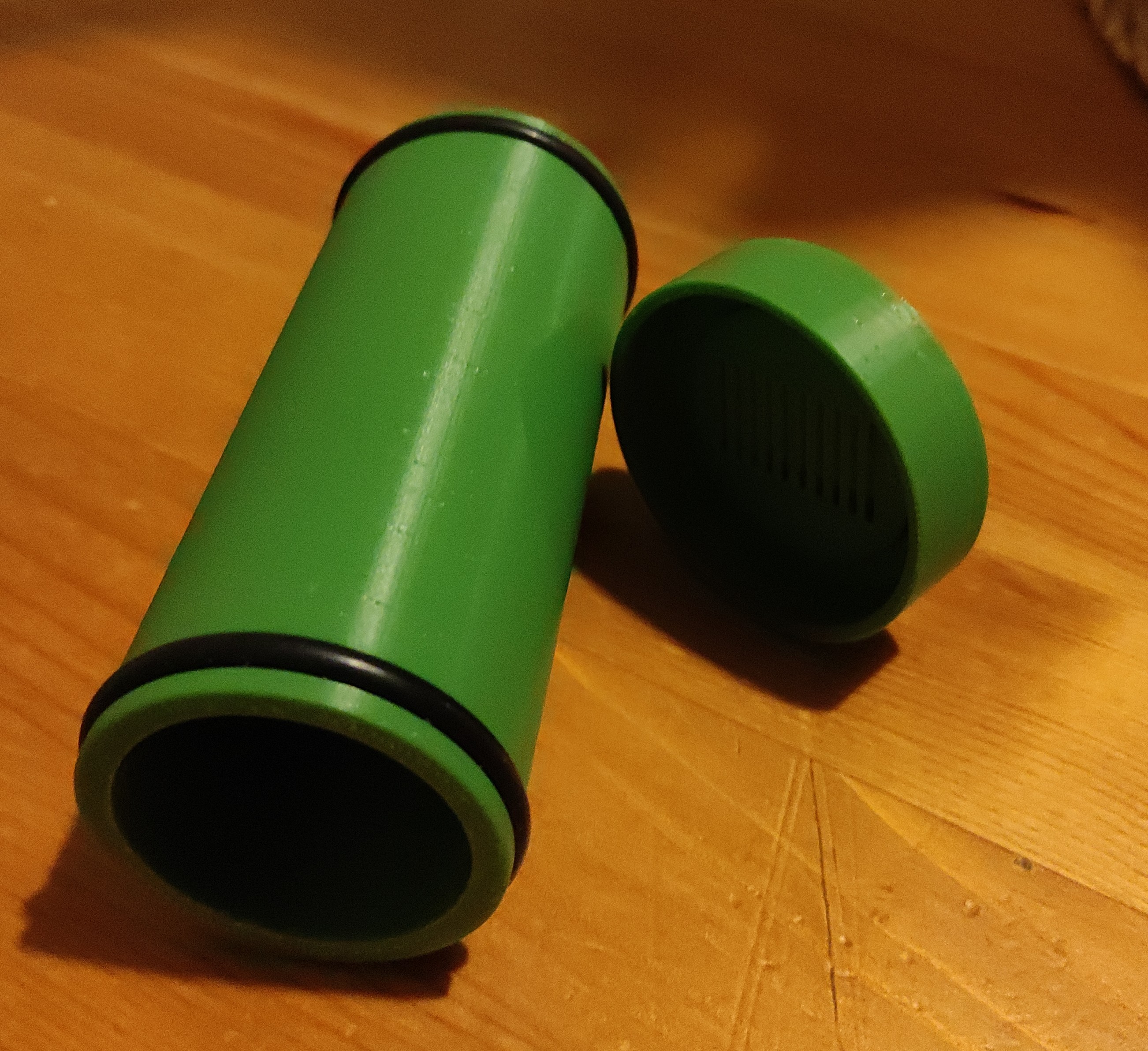 Parametric tube with O-ring sealed lids