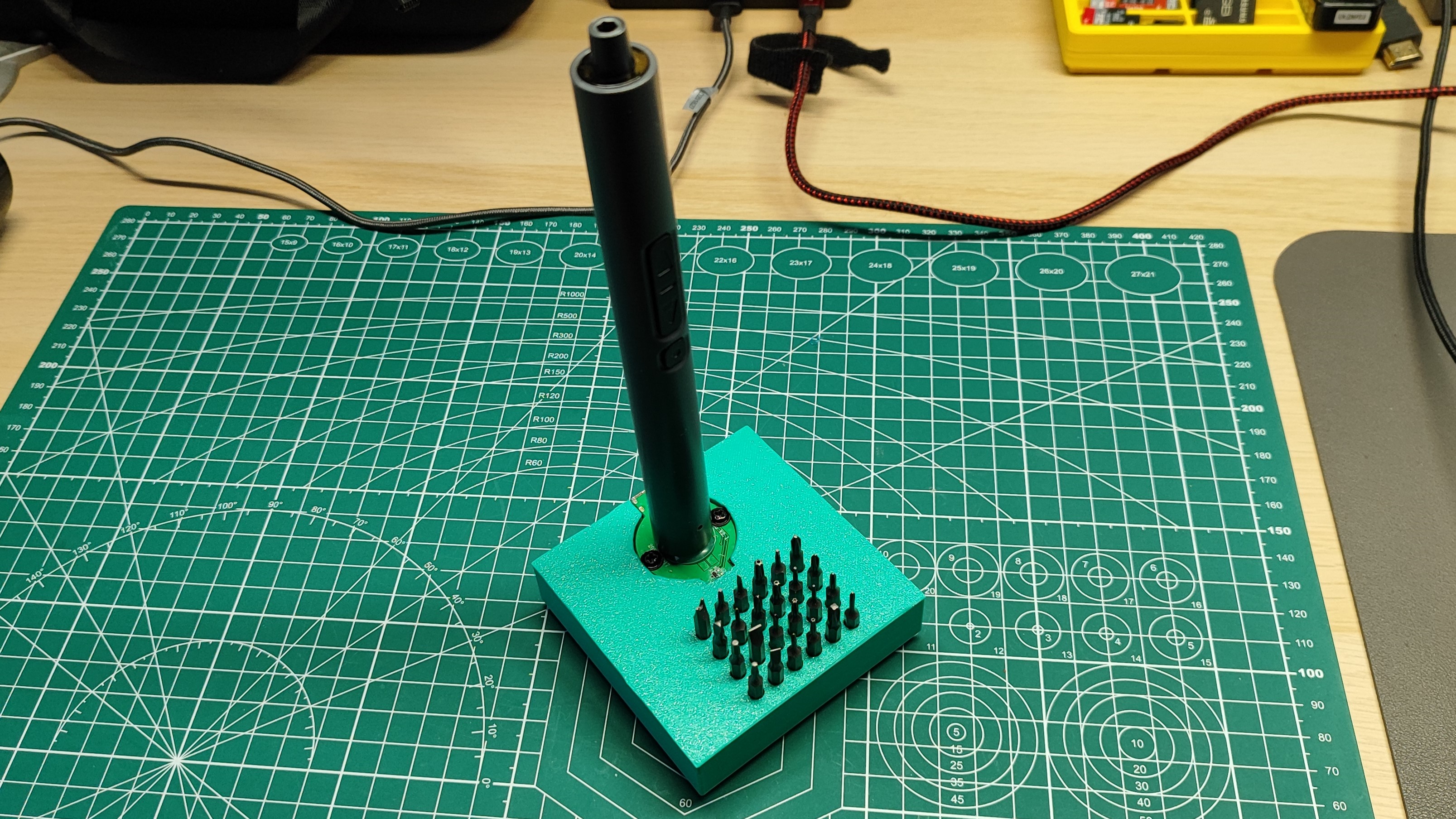 gridfinity-electronic-screwdriver-stand-by-biglesp-download-free-stl