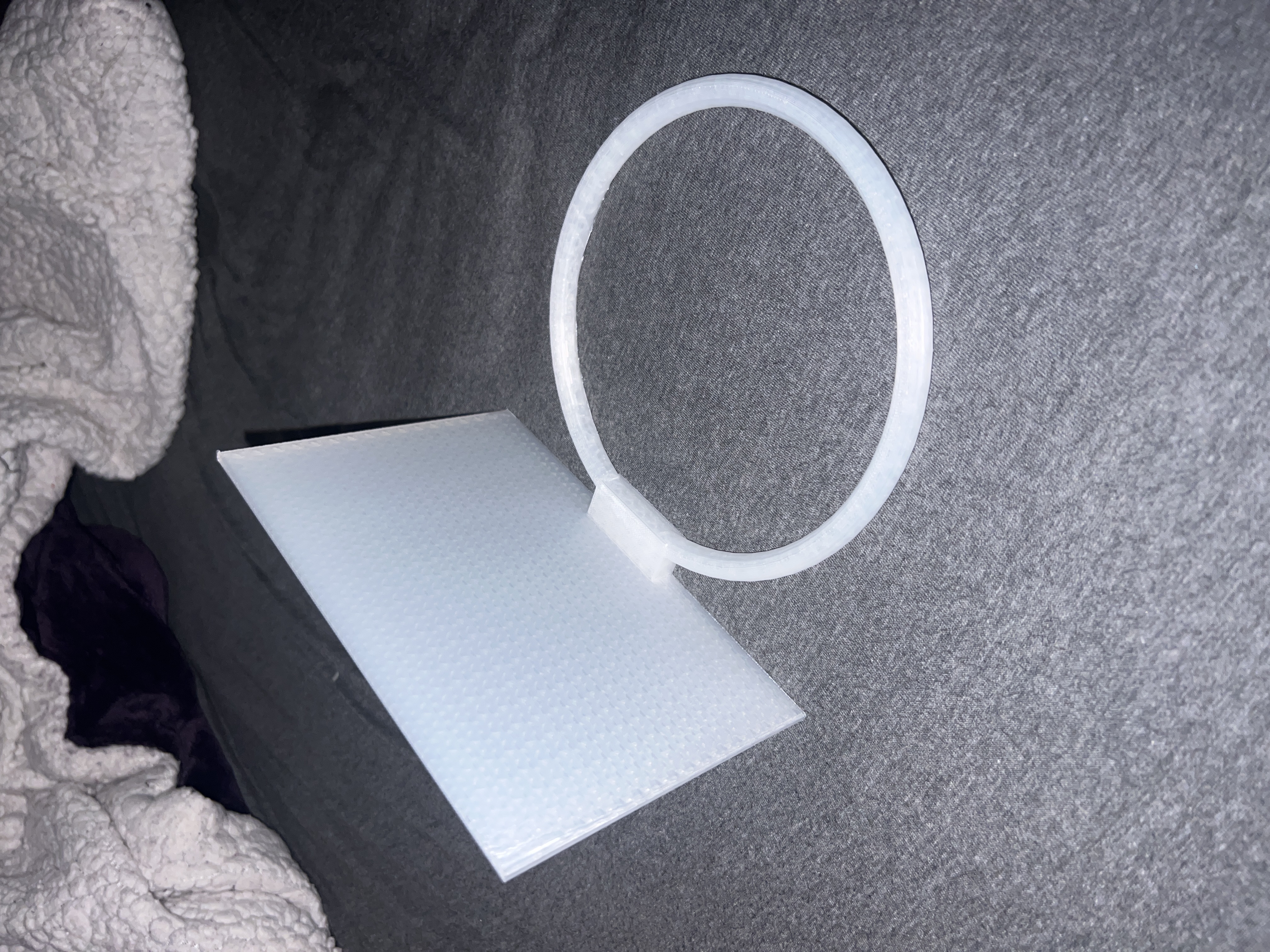 Mini basketball hoop