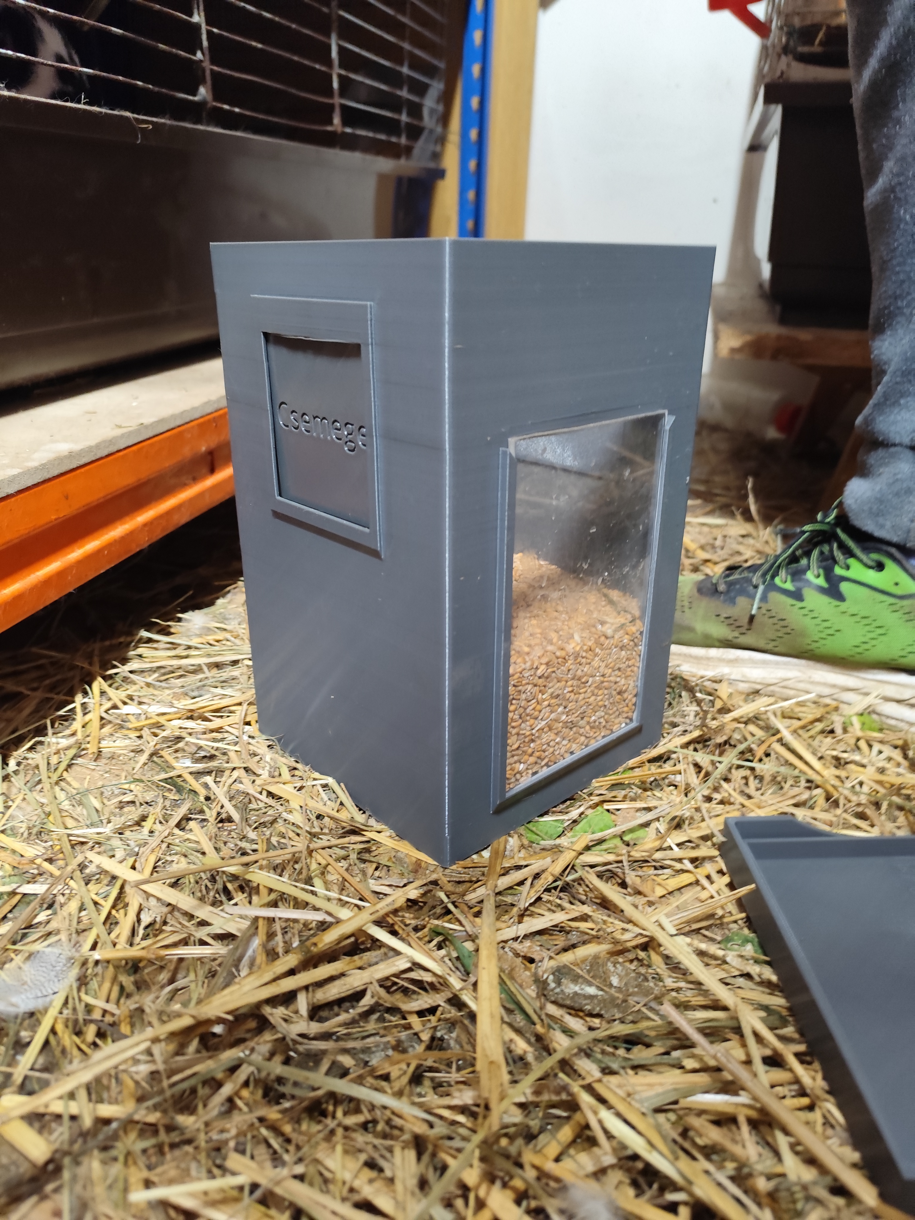 Duck feeder 3D model