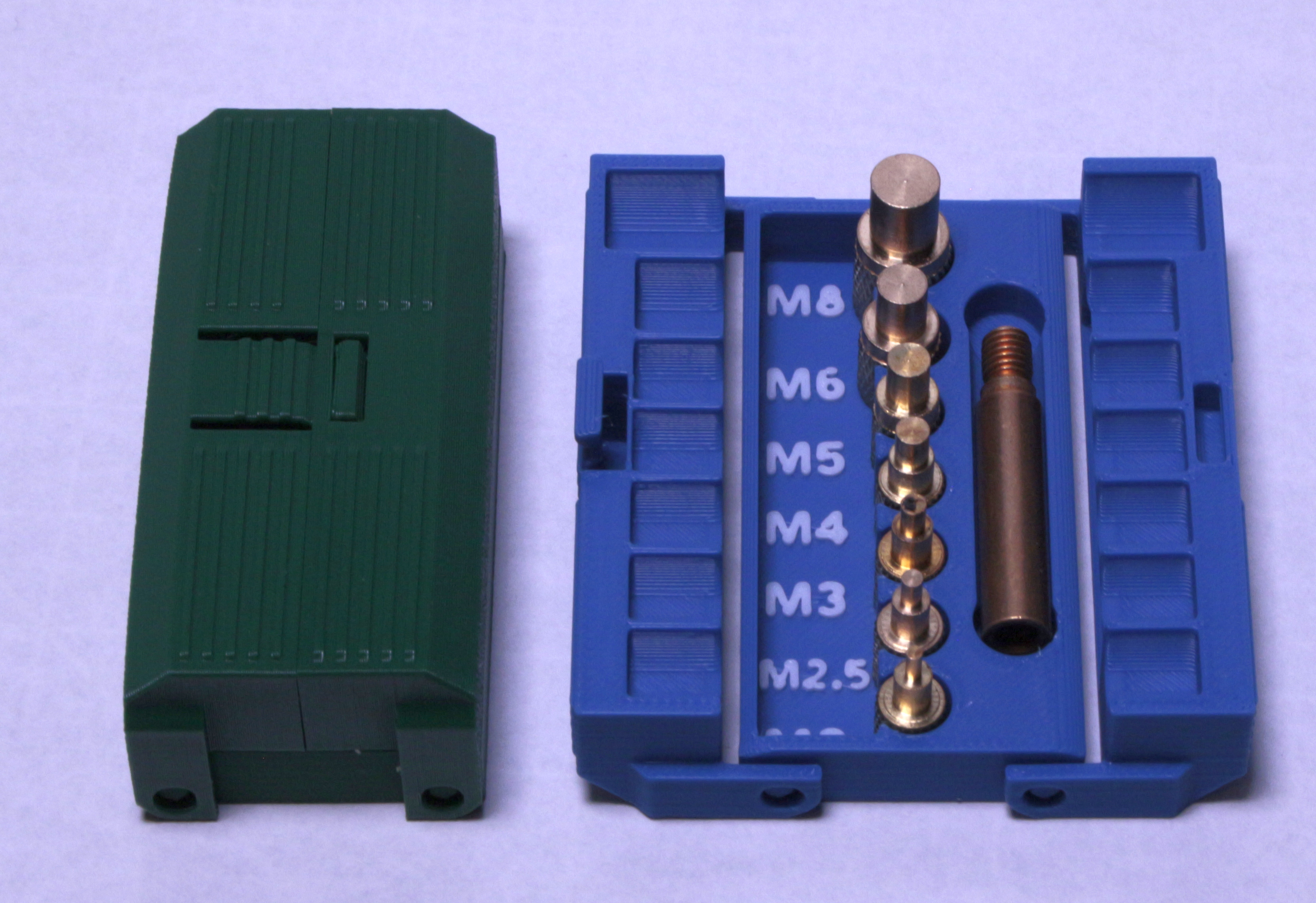 Miniatura 2 do modelo 3D Storage case for heat set insert tips