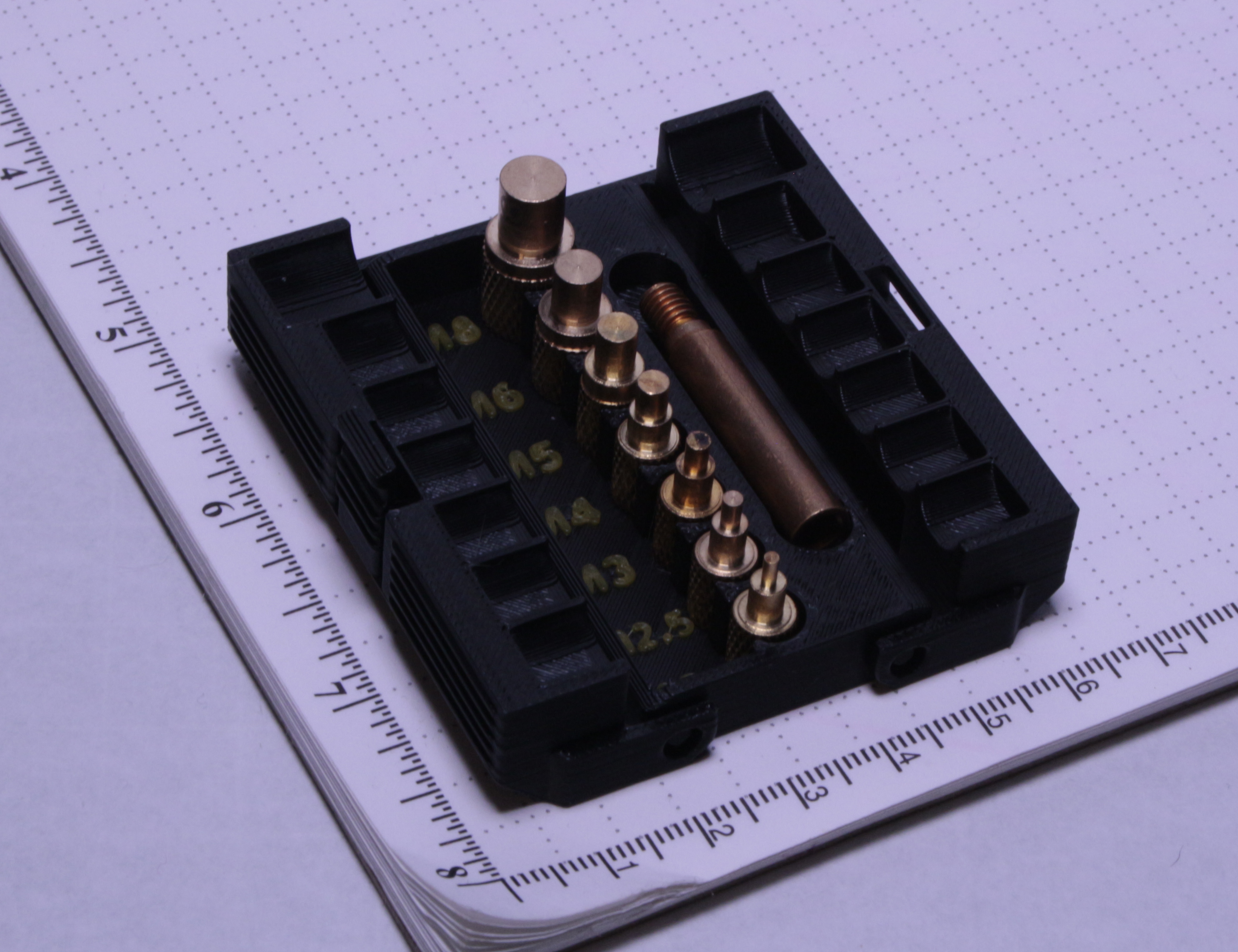 Miniatura 3 do modelo 3D Storage case for heat set insert tips