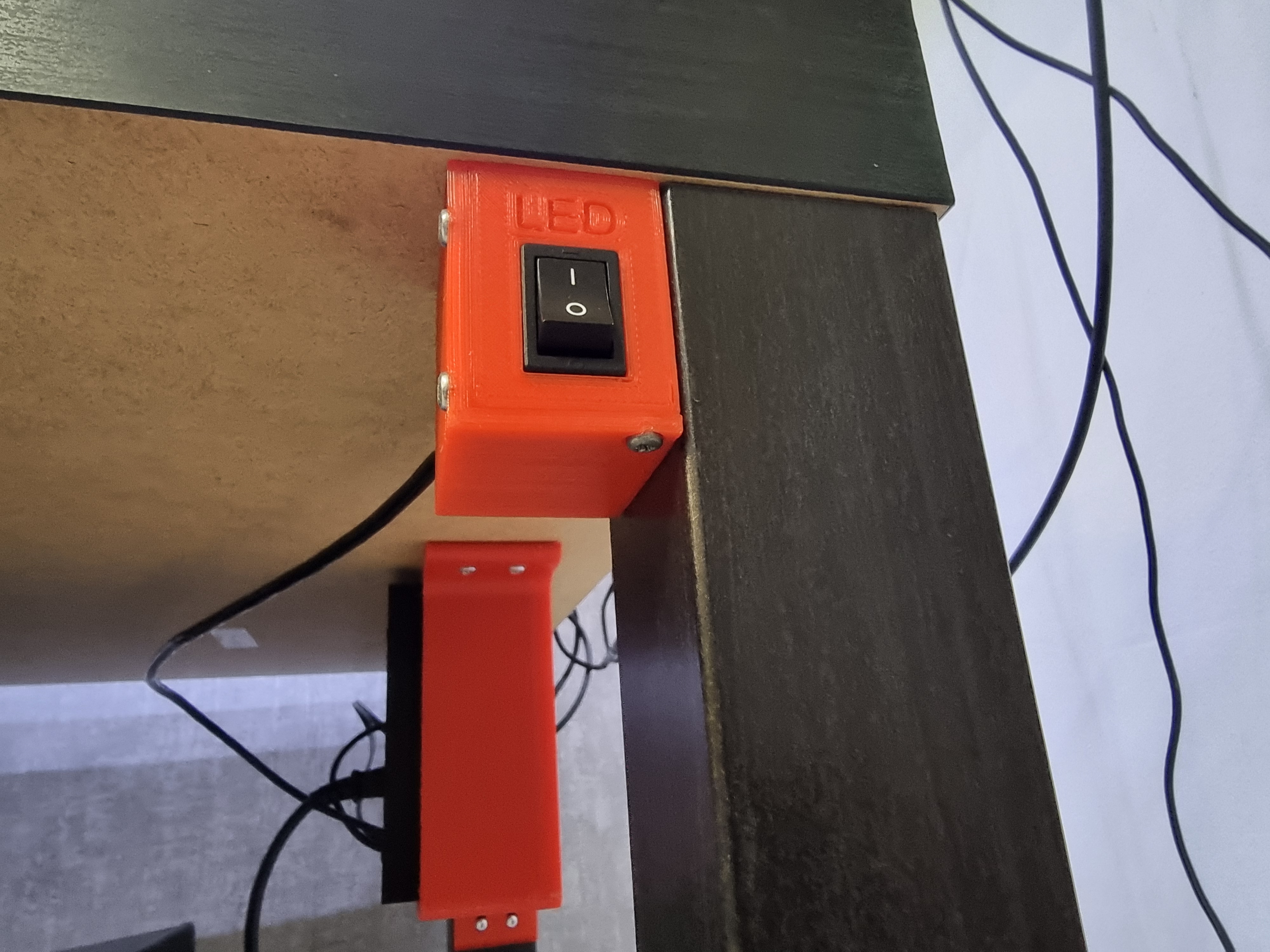 Miniatura 2 do modelo 3D Ikea Lack LED Switch