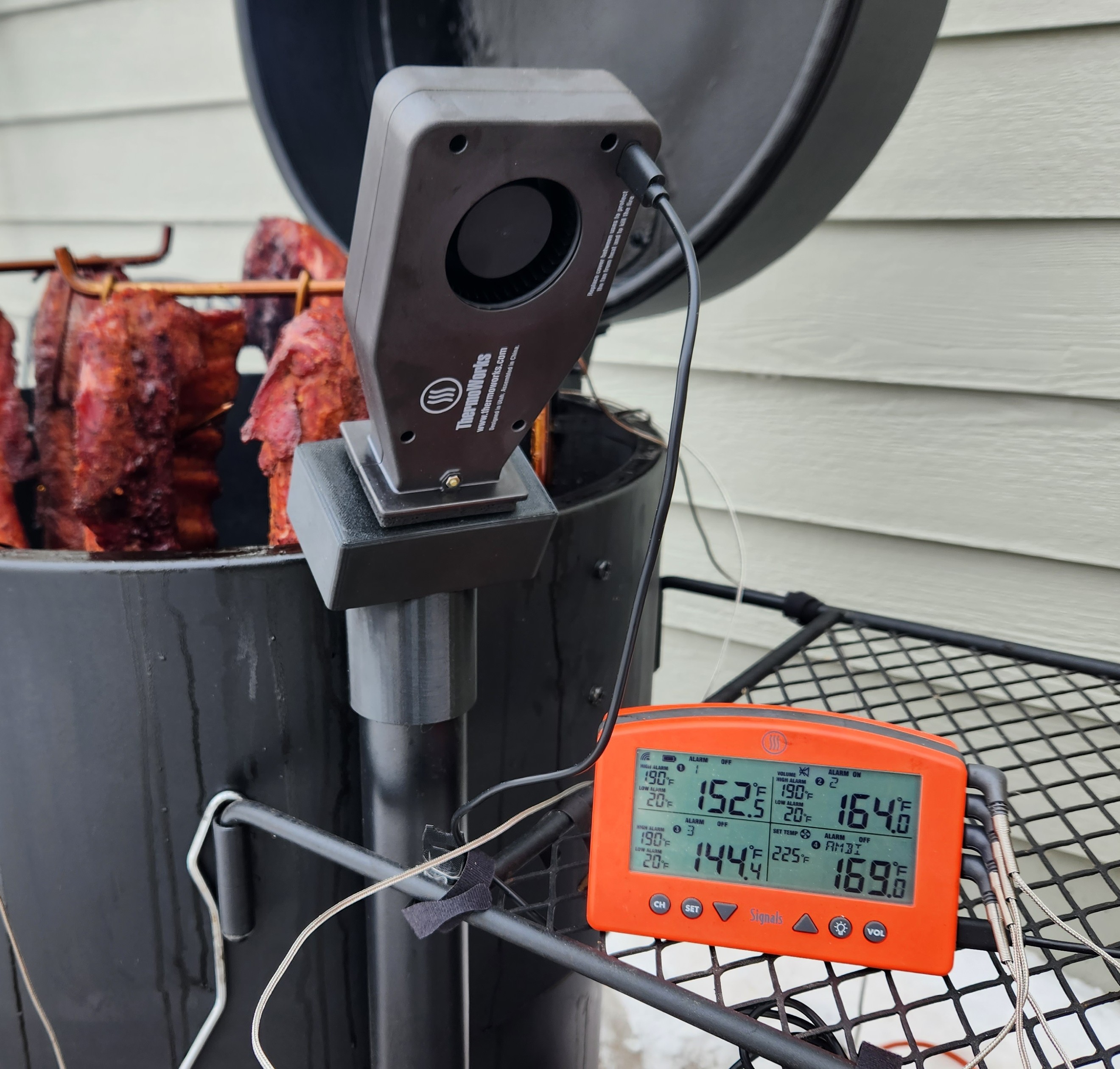 ThermoWorks Billows Fan Adapter for Oklahoma Joe Bronco Drum Smoker by