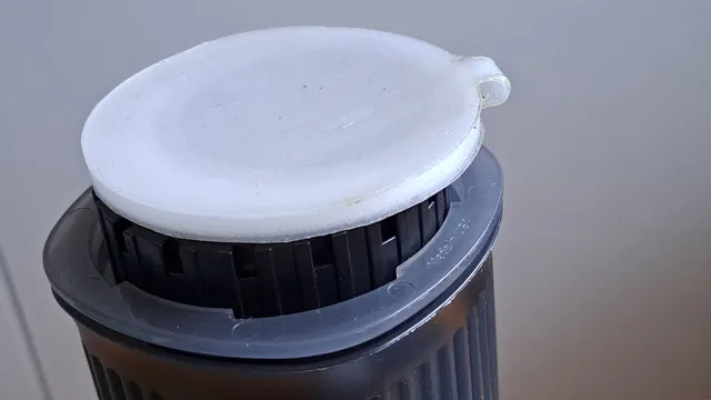 Aeropress filter container