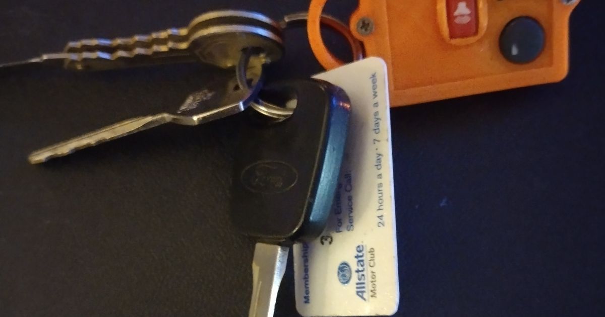 Ford 3 & 4 Button Key Fob by PaPa Dad Download free STL model