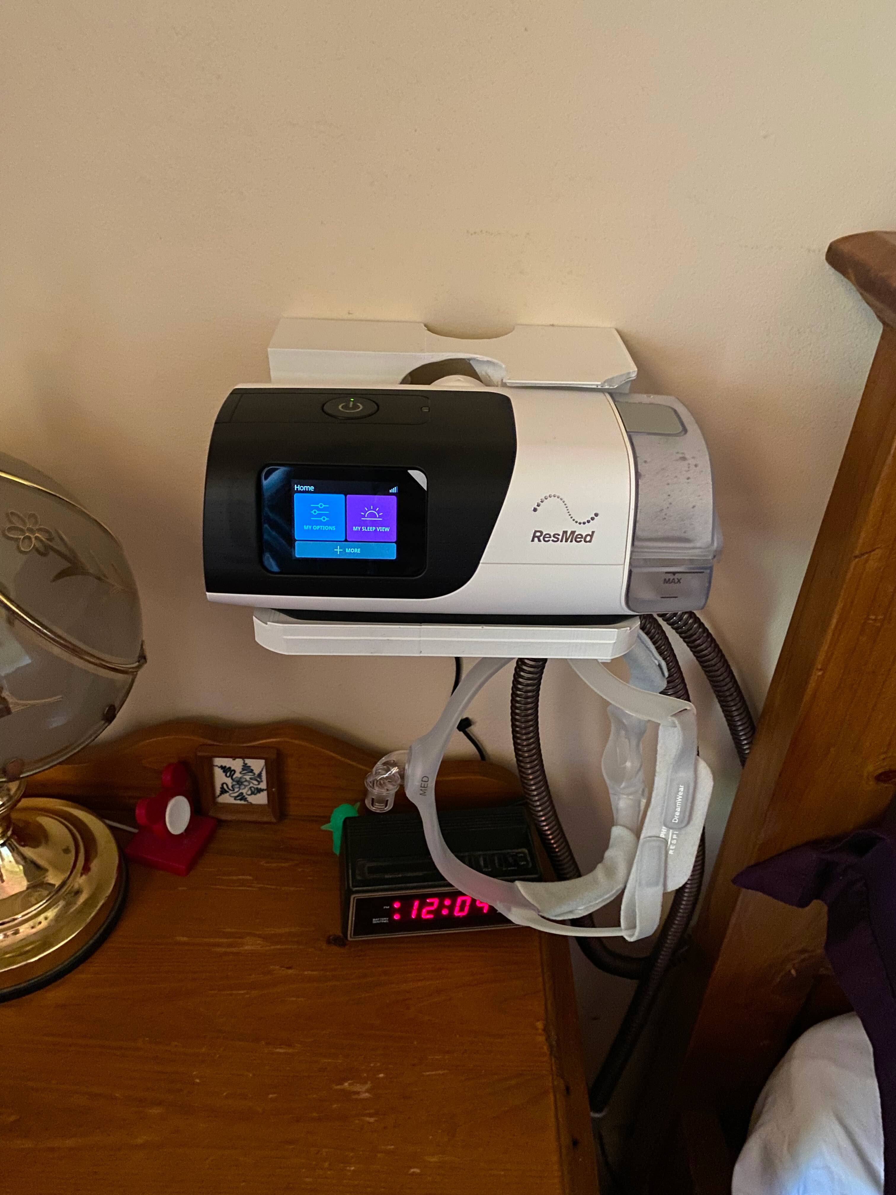 Airsense 11 CPAP machine wall bracket by Horhee Download free STL