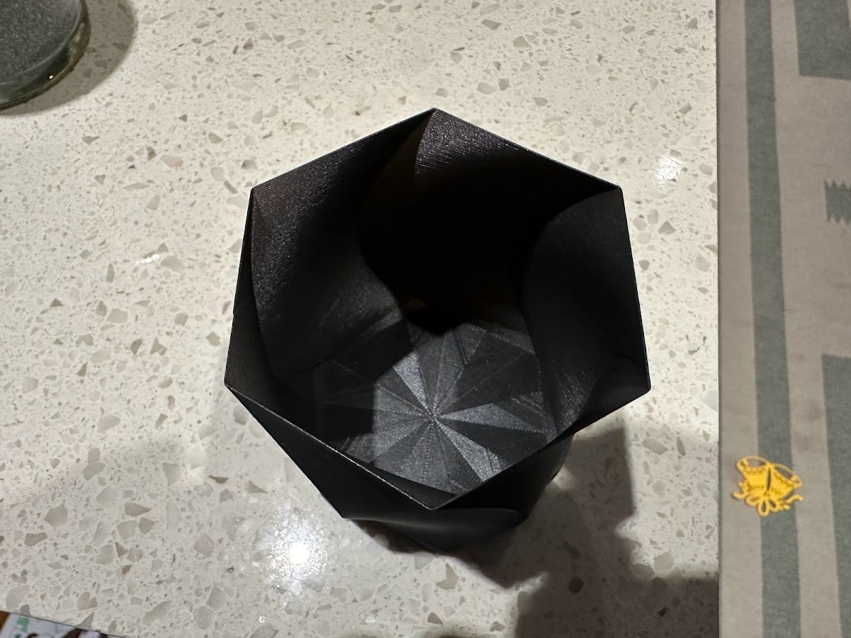 Miniatura 2 do modelo 3D Birdman Vase