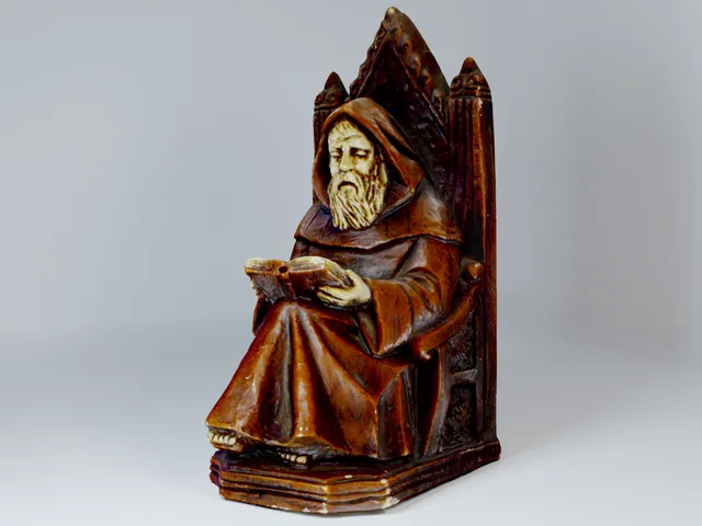 Book stand monk 2