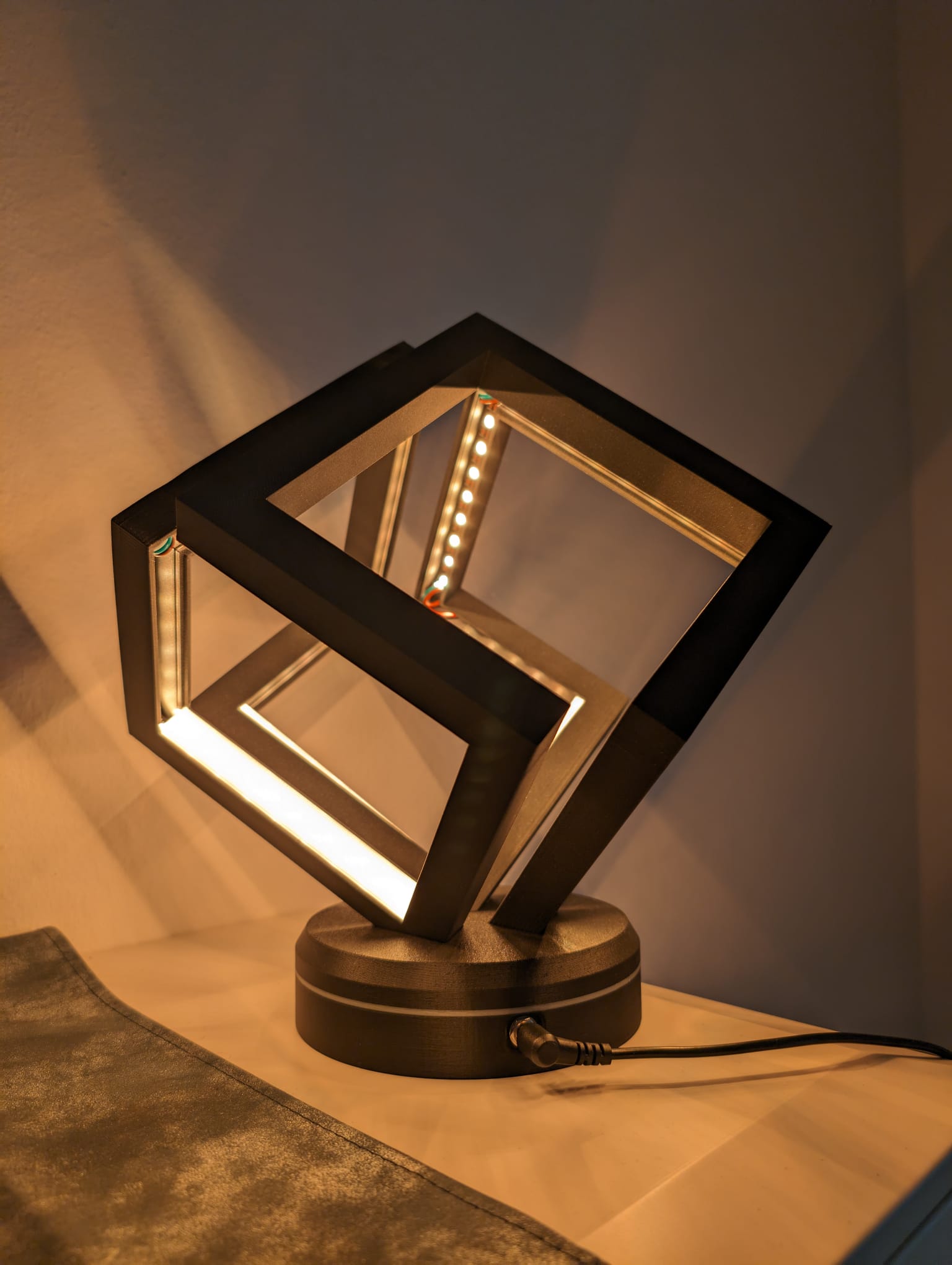 Miniatura 8 do modelo 3D Infinity Cube Light Flat Electronic Base