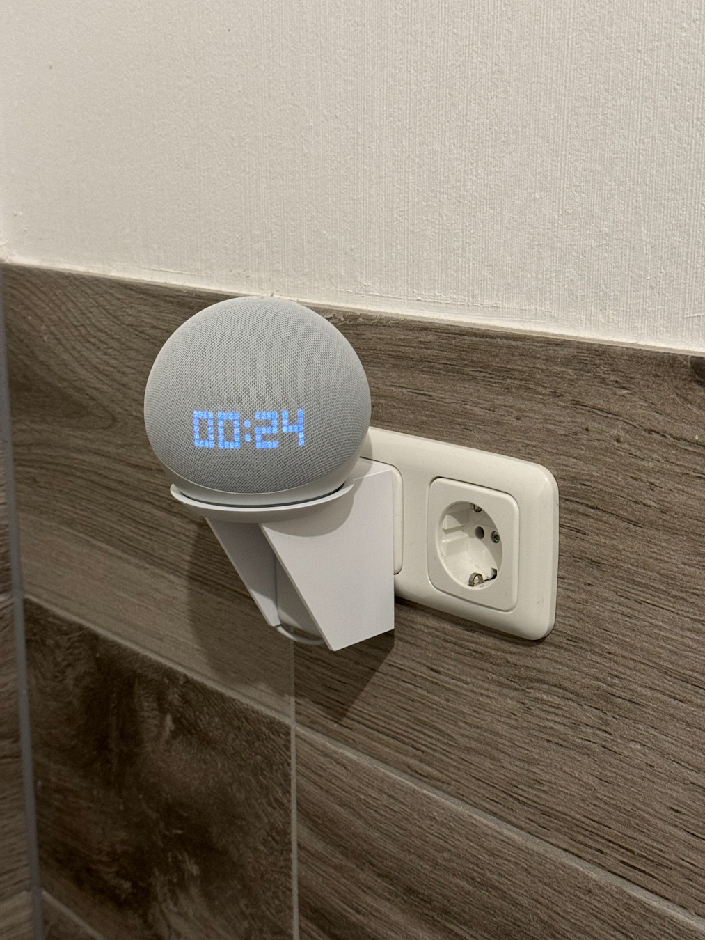 Echo Dot Gen 5 Plug-in Mount (EU Plug - screw and glueless)