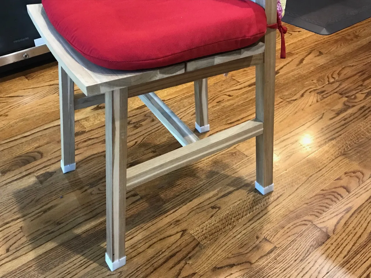 Ikea skogsta chair hot sale