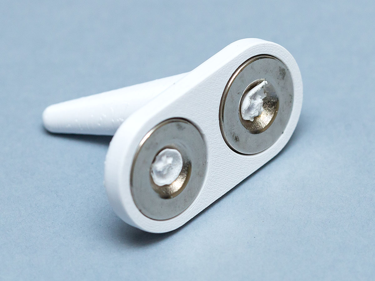Miniatura 2 do modelo 3D Magnetic Fridge Hook
