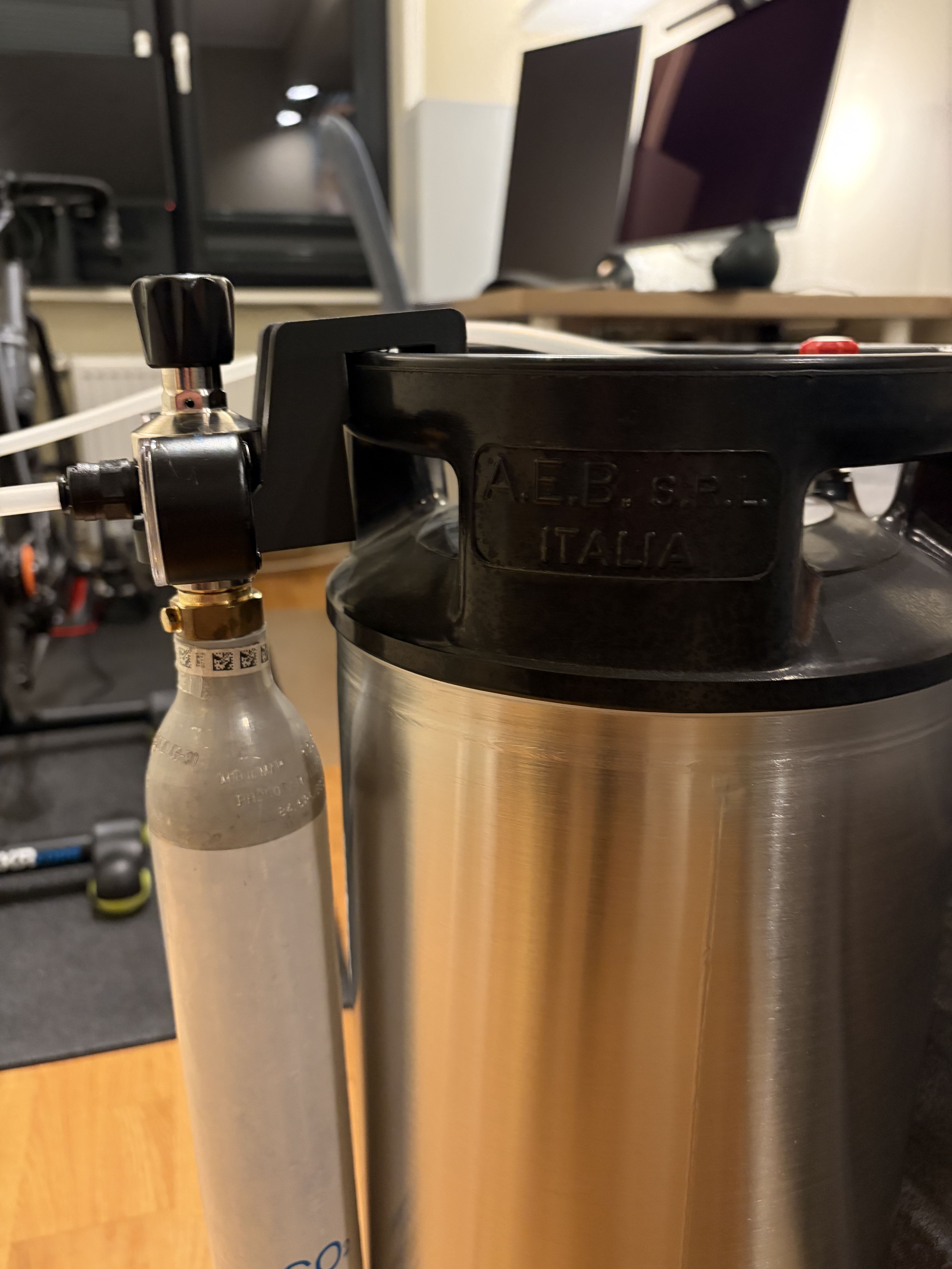Sodastream regulator holder for Cornelius kegs