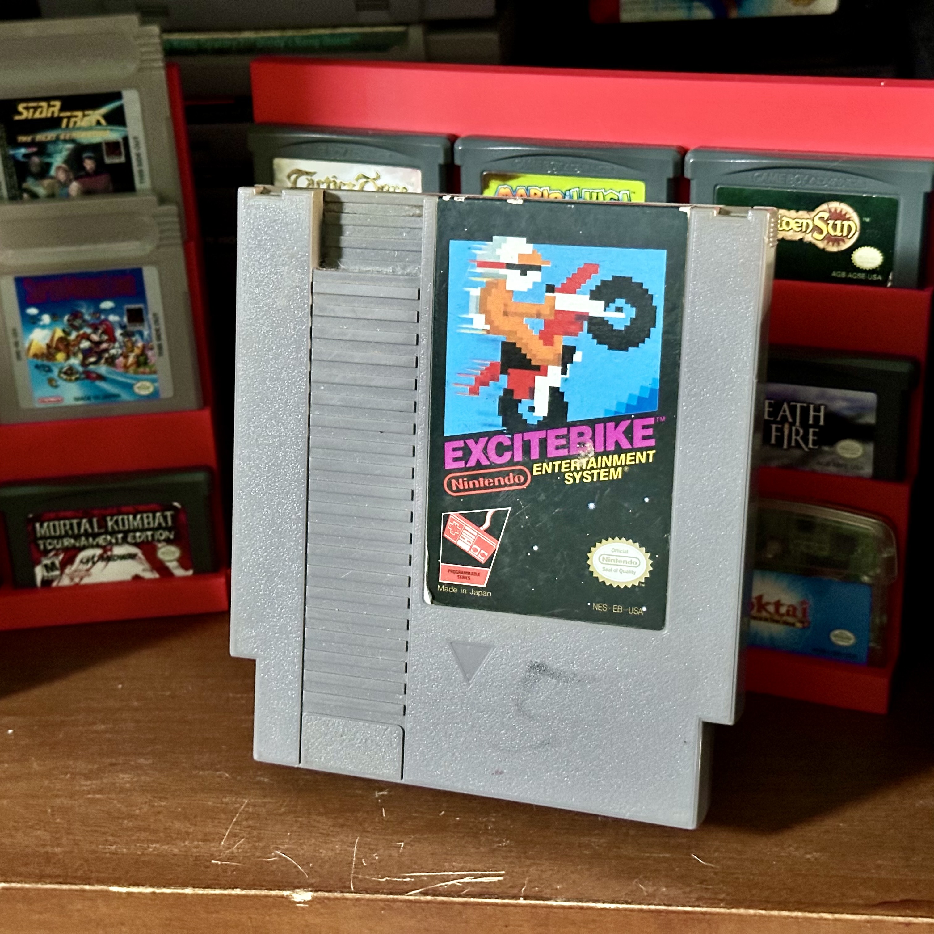Universal game display stand - Sega Genesis/Mega Drive/SNES/Super Famicom/Game Boy/GBA/DS/3DS/Switch/Famicom/NGPC/Atari Lynx/Game Gear/Atari 2600 & 7800