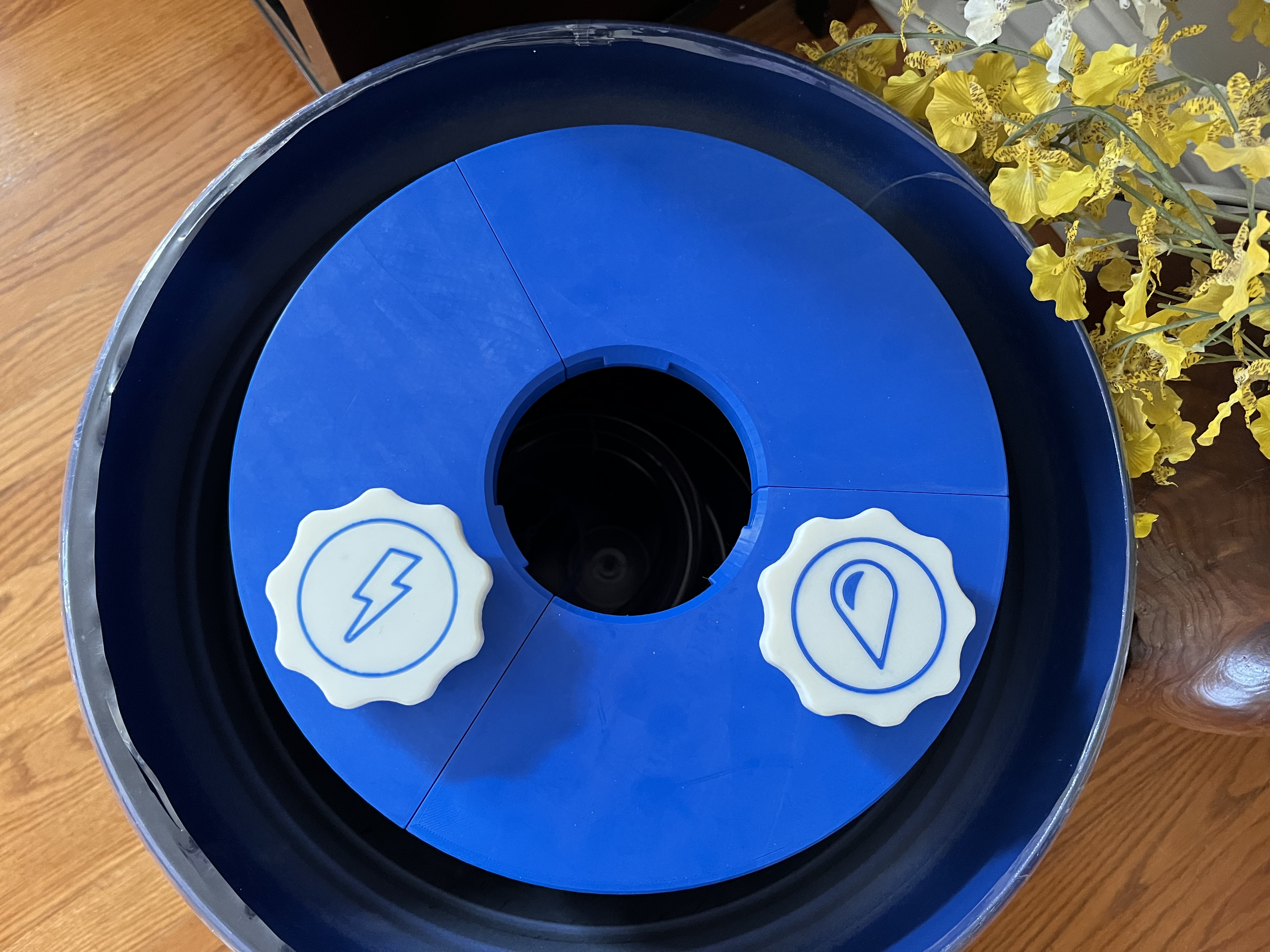 Remixed lid for Blue Lowes Bucket