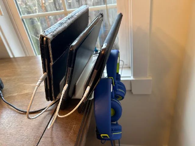 iPad organizer w/ headphone hangers
