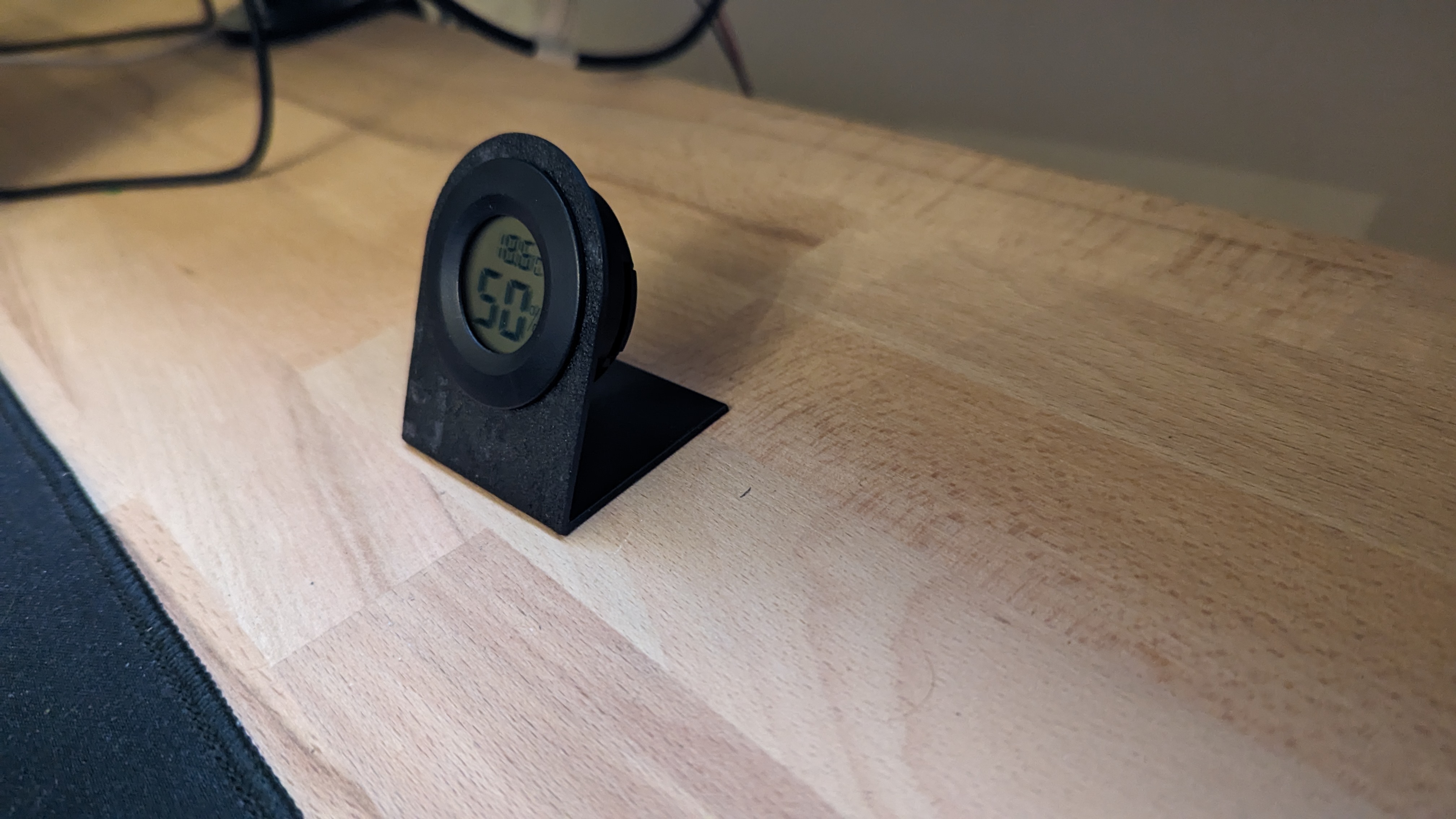 Thermometer hygrometer stand