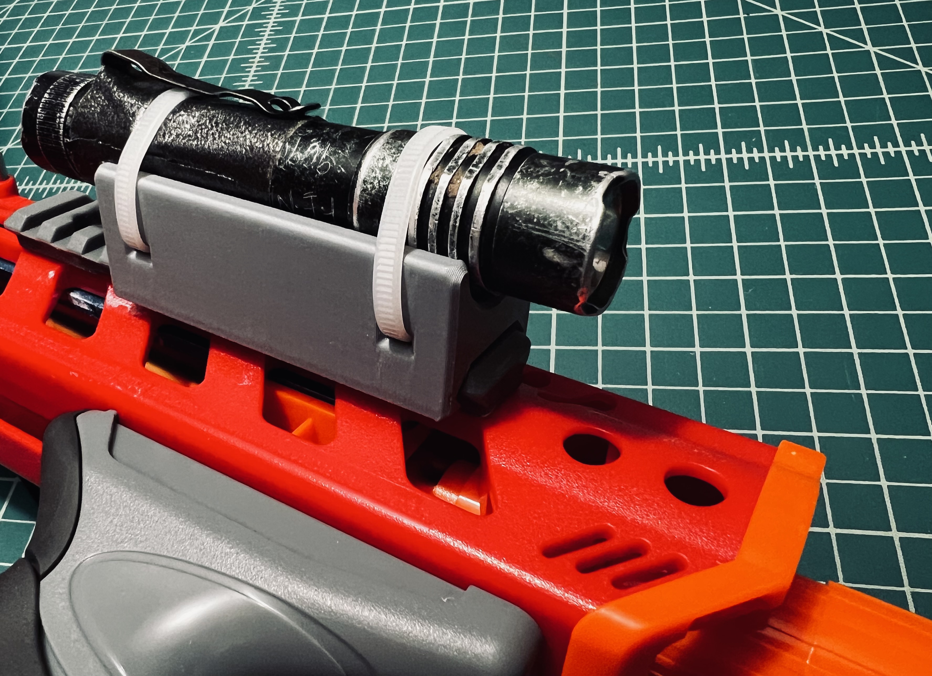 Picatinny Rail Flashlight Holder