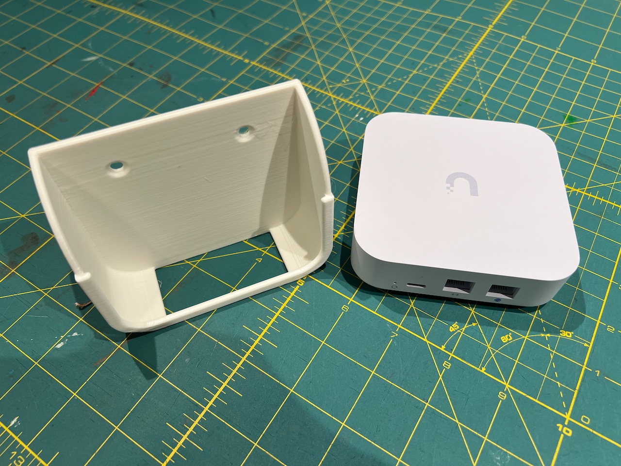 Unifi UXG Lite Wall Mount